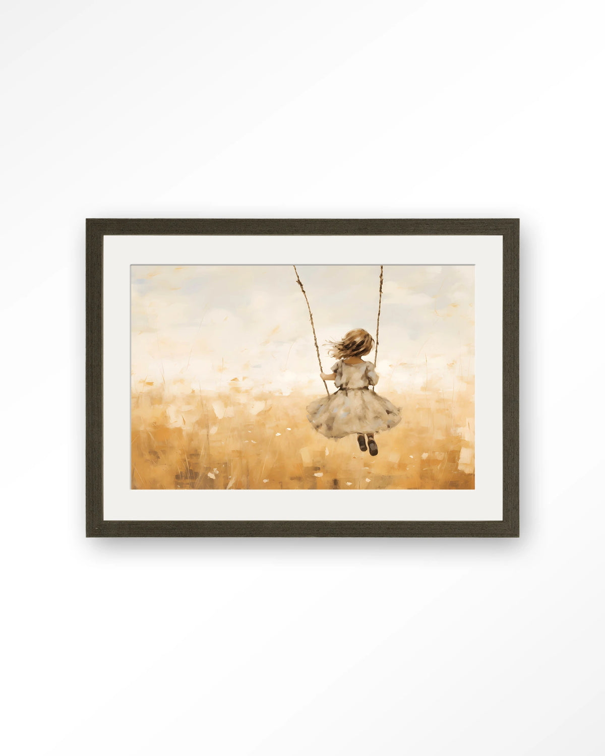 Swinging Girl – meisje op schommel in veld – Art print – Hout donkerbruin + passe-partout
