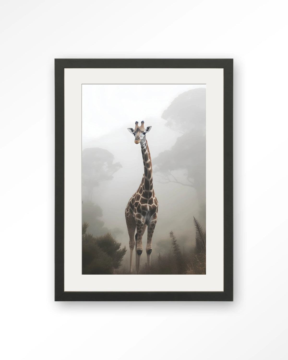Giraffe Mist – giraf in de mist – Art print – Hout zwart + passe-partout