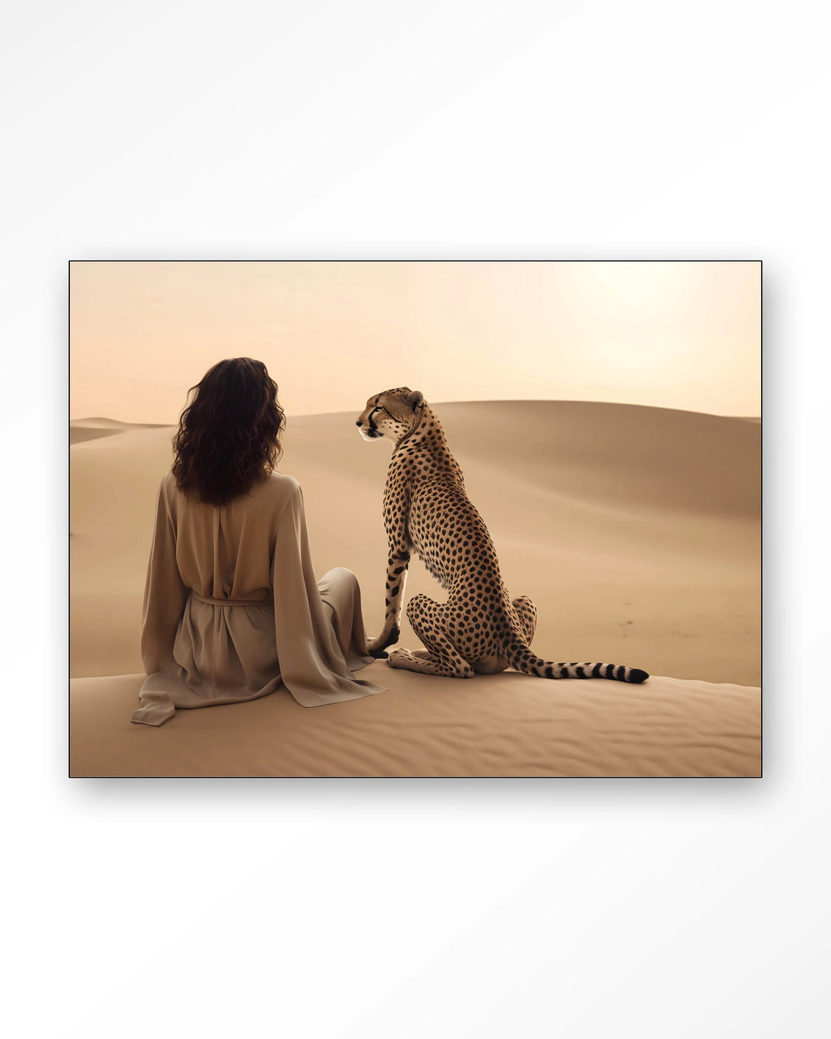 Desert Gazing – vrouw met cheetah in woestijn – Wandkleed – Frame – zwart