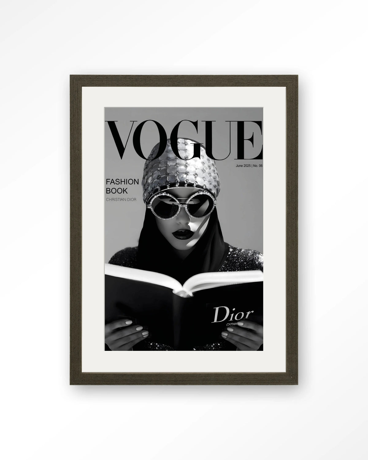 Fashion Book White – modemagazine in zwart-wit – Art print – Hout donkerbruin + passe-partout