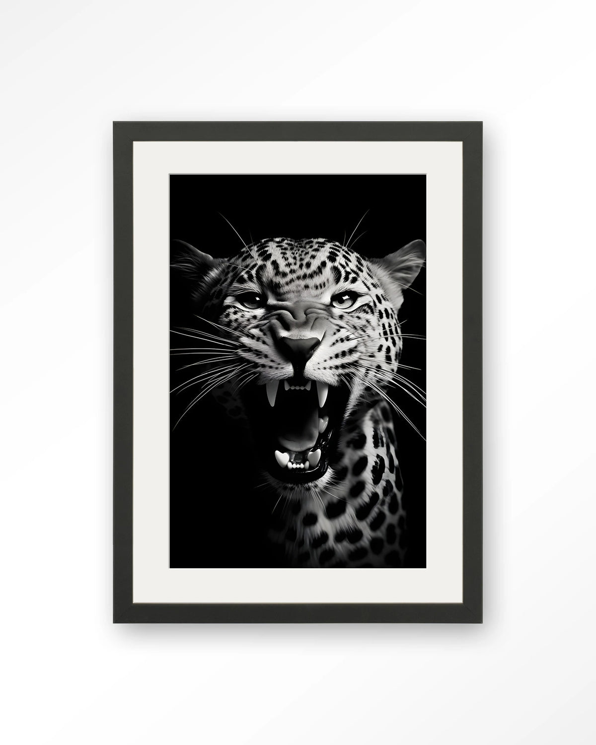 Rawr Cheetah – brullende luipaard in zwart-wit – Art print – Hout zwart + passe-partout