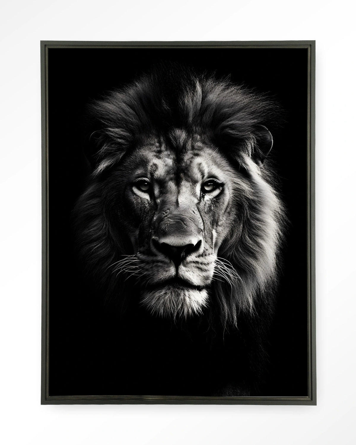 Mighty Lion – leeuw in zwart-wit – Wandkleed – Floating frame – zwart