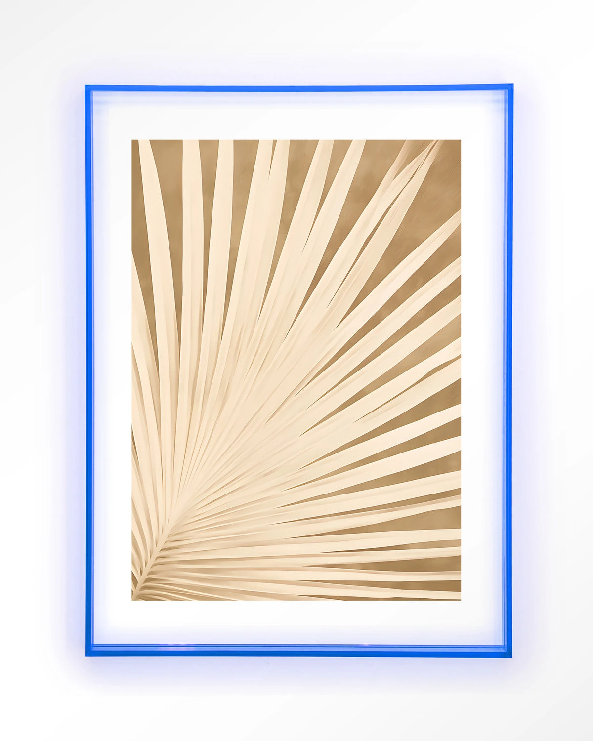 Beleaf – palmblad in beige – Art print – Acryl lichtblauw