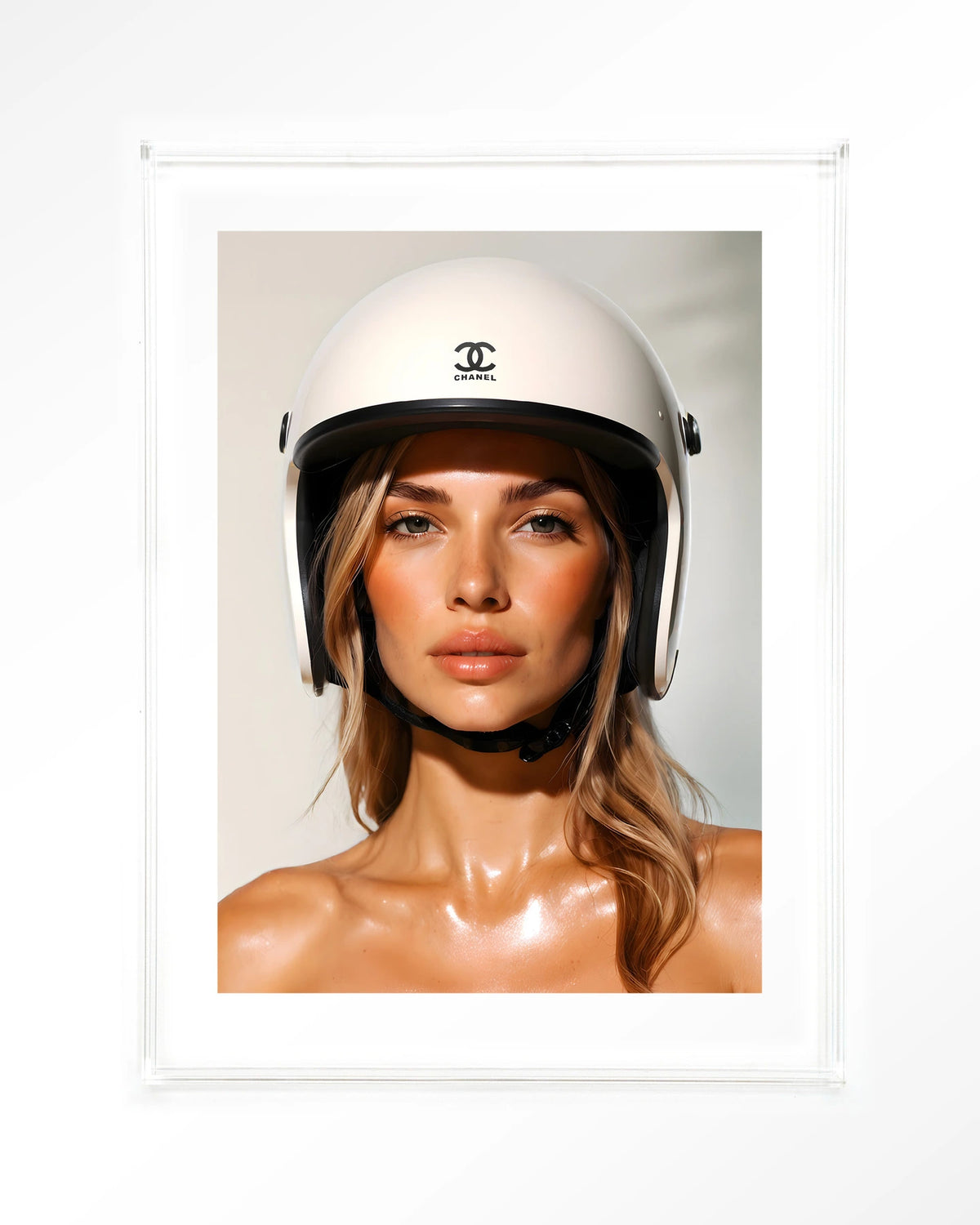 Chanel Helmet – Art print – Acryl doorzichtig