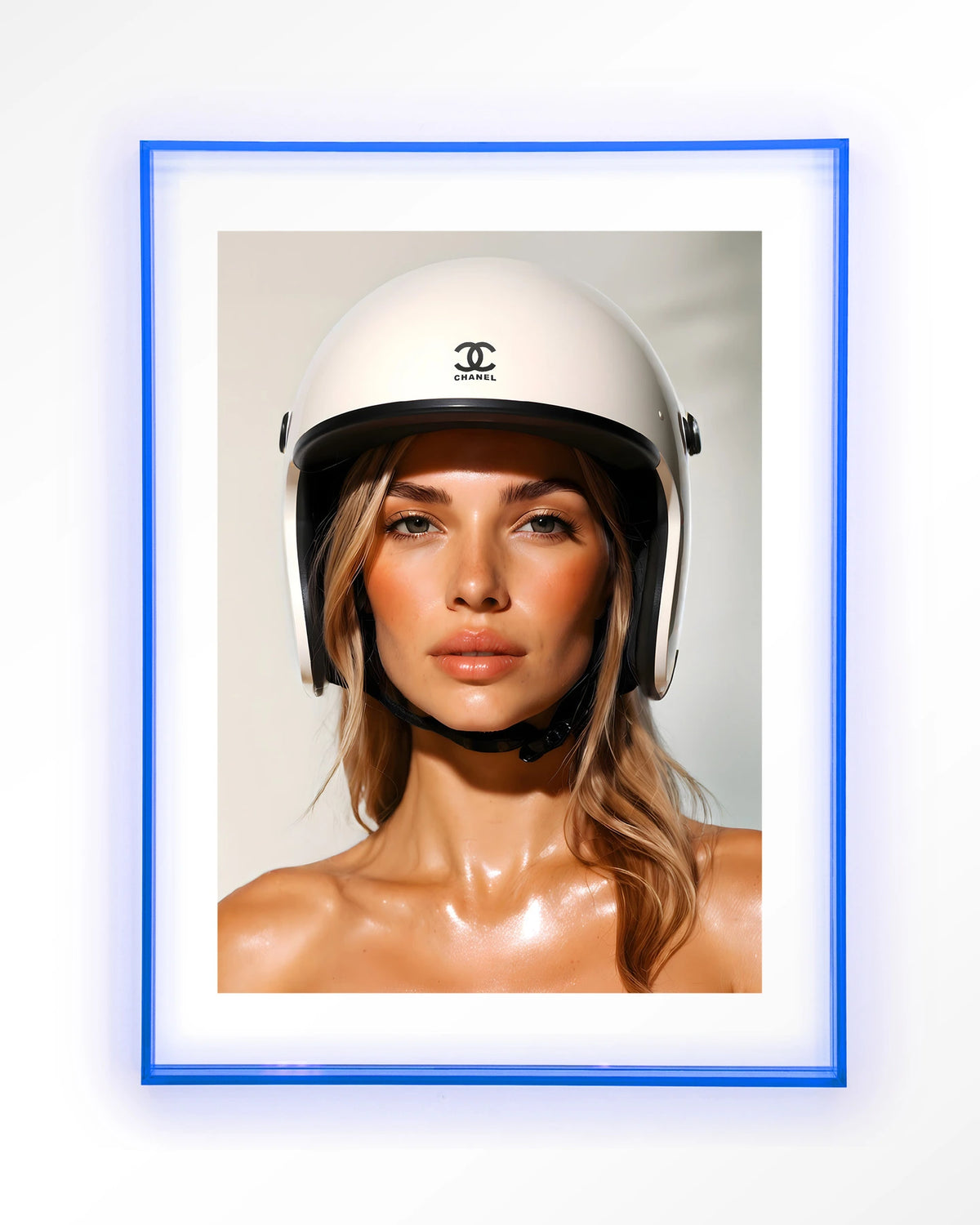 Chanel Helmet – Art print – Acryl lichtblauw