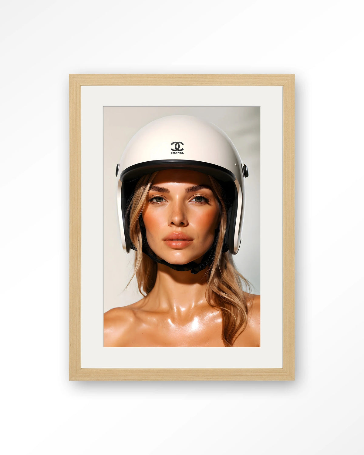 Chanel Helmet – Art print – Hout naturel + passe-partout
