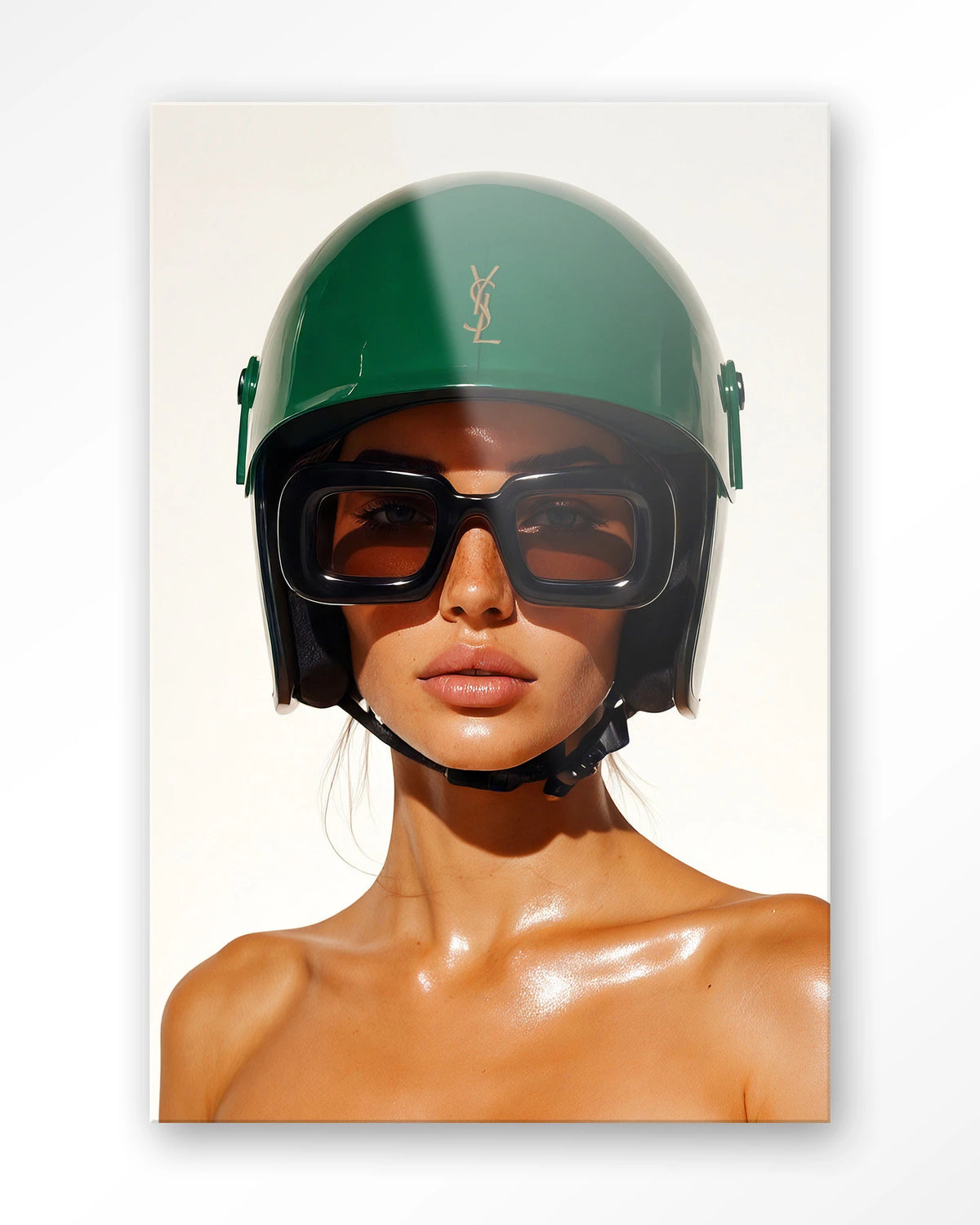 Saint Laurent Helmet – vrouw met groene helm – Glas – Blinde montage