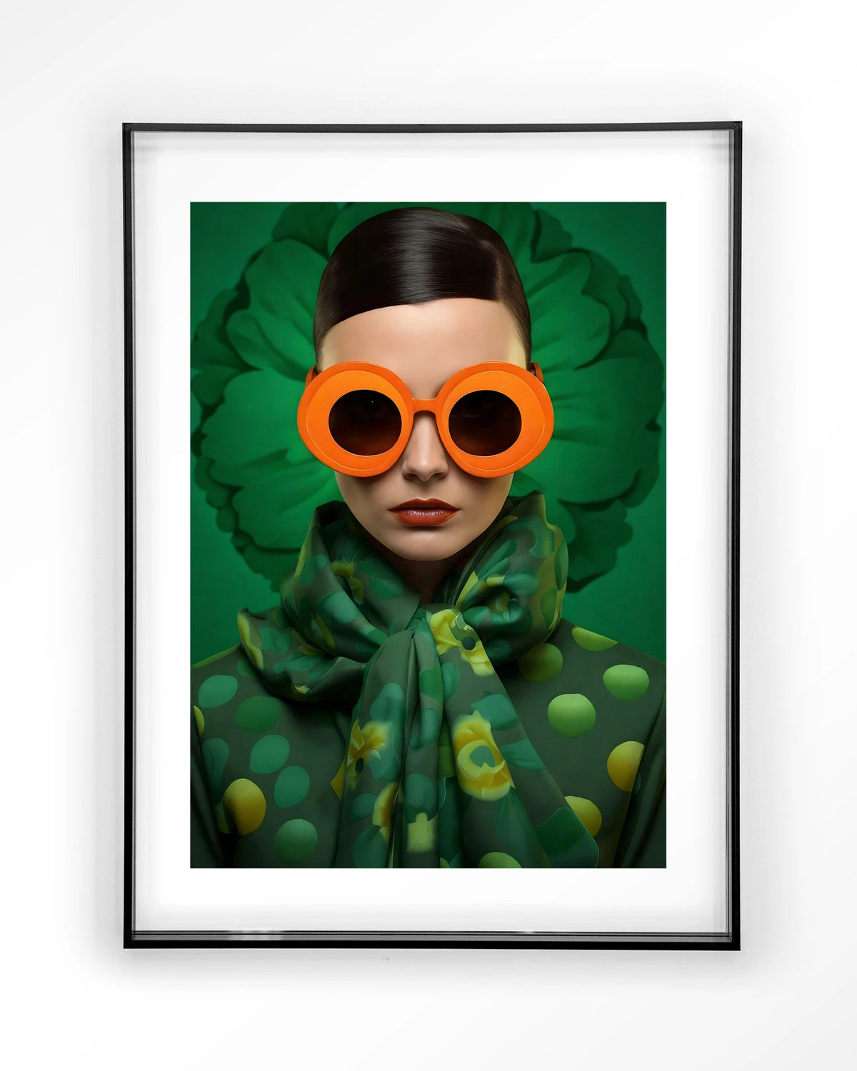 Green Flower – vrouw met oranje zonnebril op groen – Art print – Acryl zwart