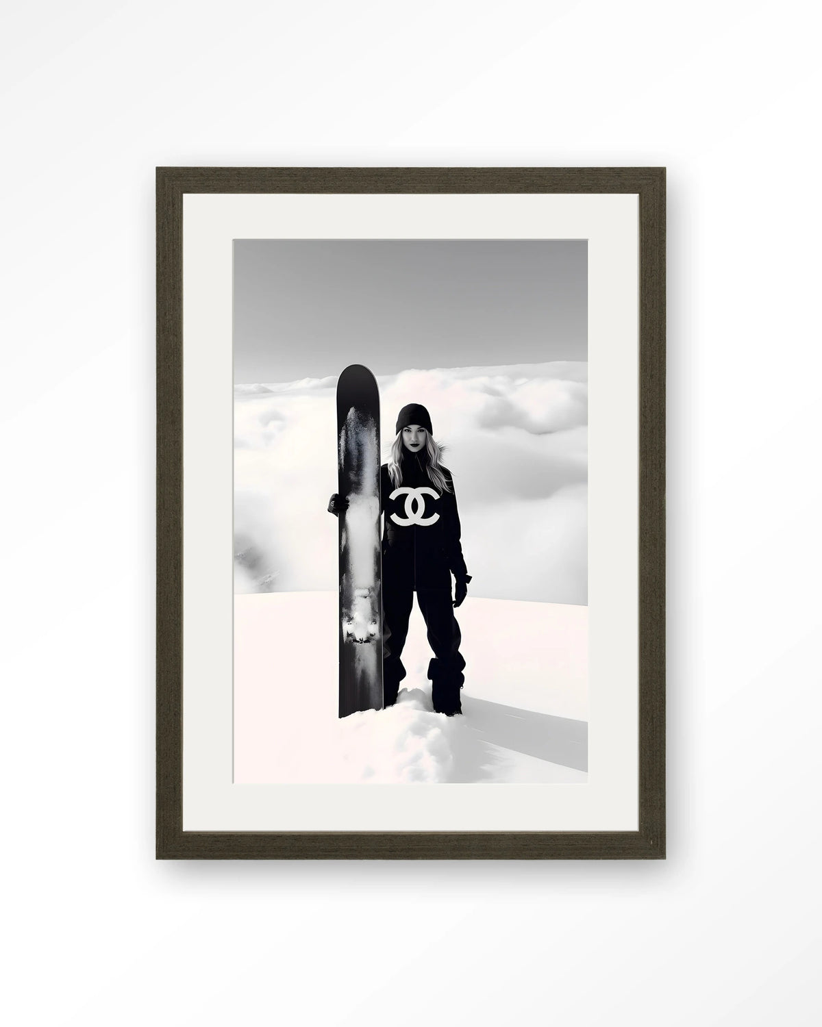 Snow Girl – Art print – Hout donkerbruin + passe-partout