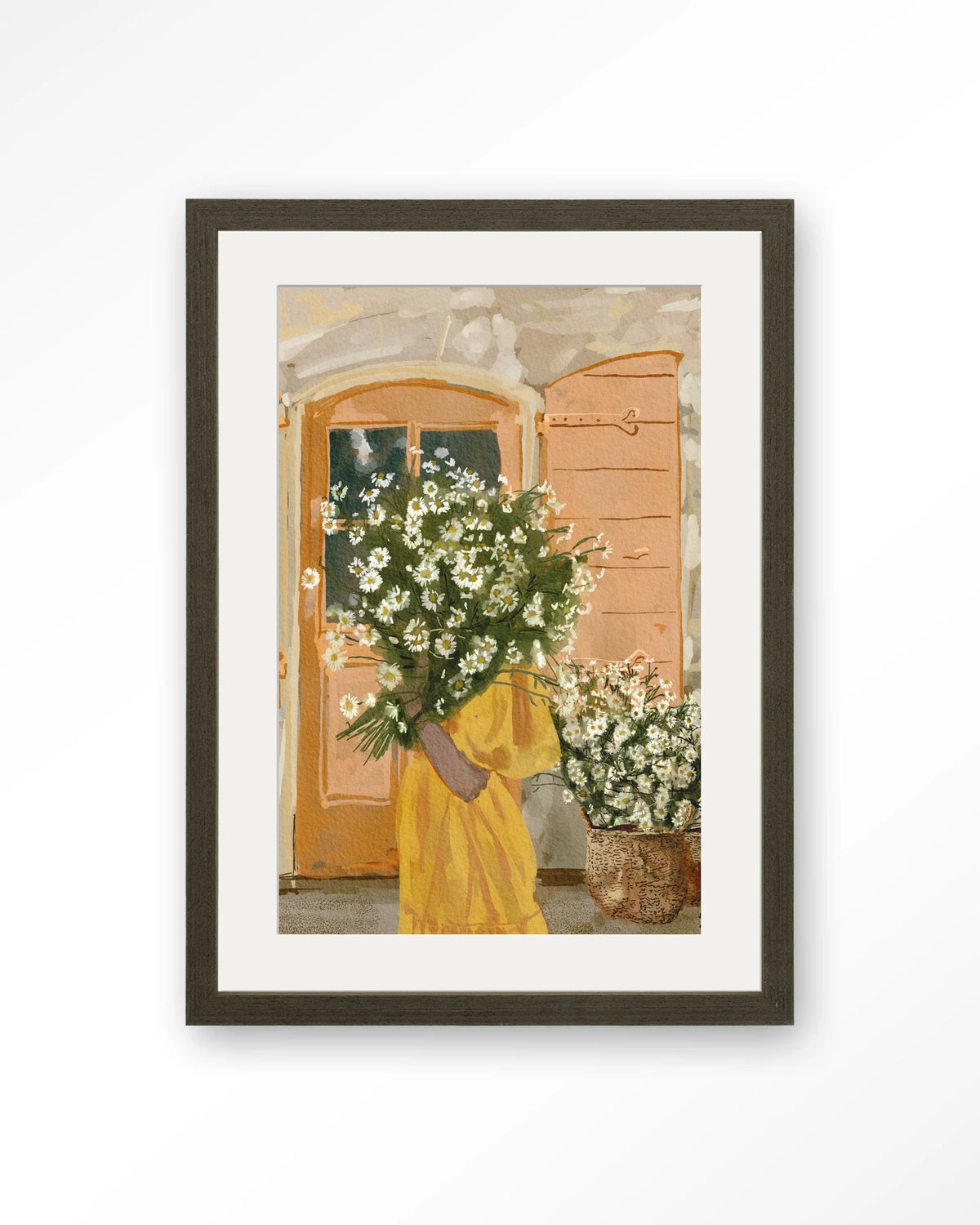 Daisy Lady – vrouw met margrieten voor oranje deur – Art print – Hout donkerbruin + passe-partout