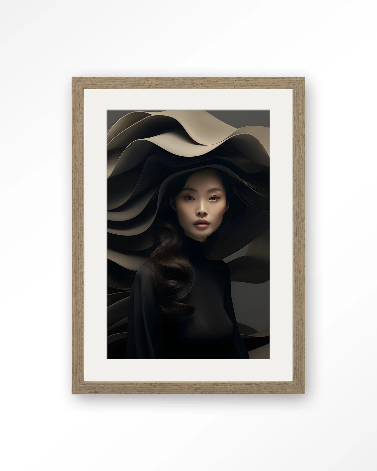 Dark Flow – vrouw in zwart met golvende hoed – Art print – Hout bruin + passe-partout