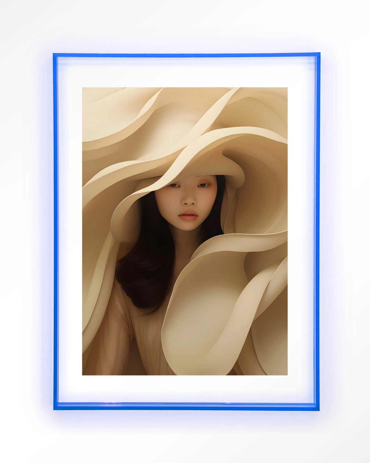 Light Flow – vrouw omgeven door crème stof – Art print – Acryl lichtblauw