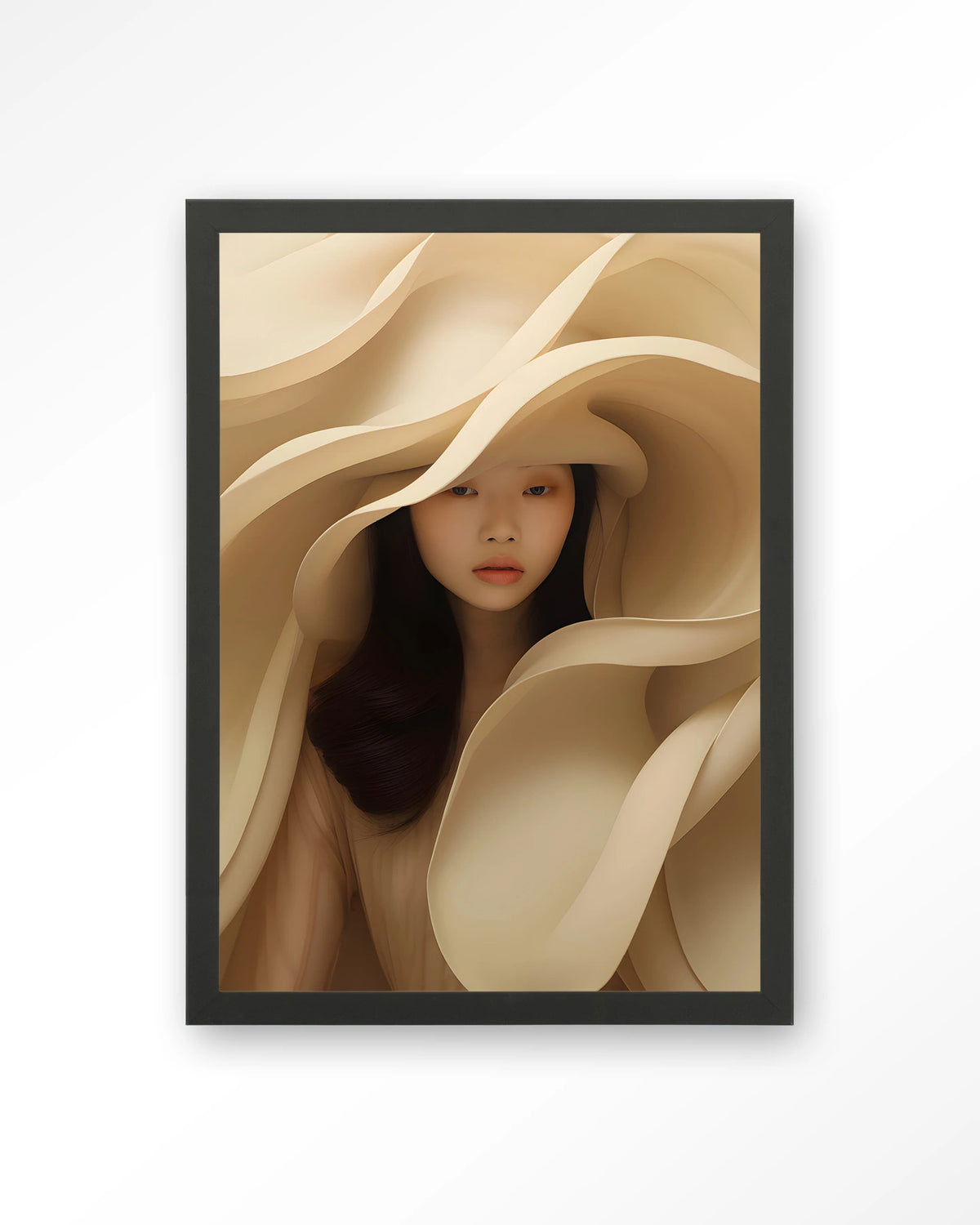 Light Flow – vrouw omgeven door crème stof – Art print – Hout zwart