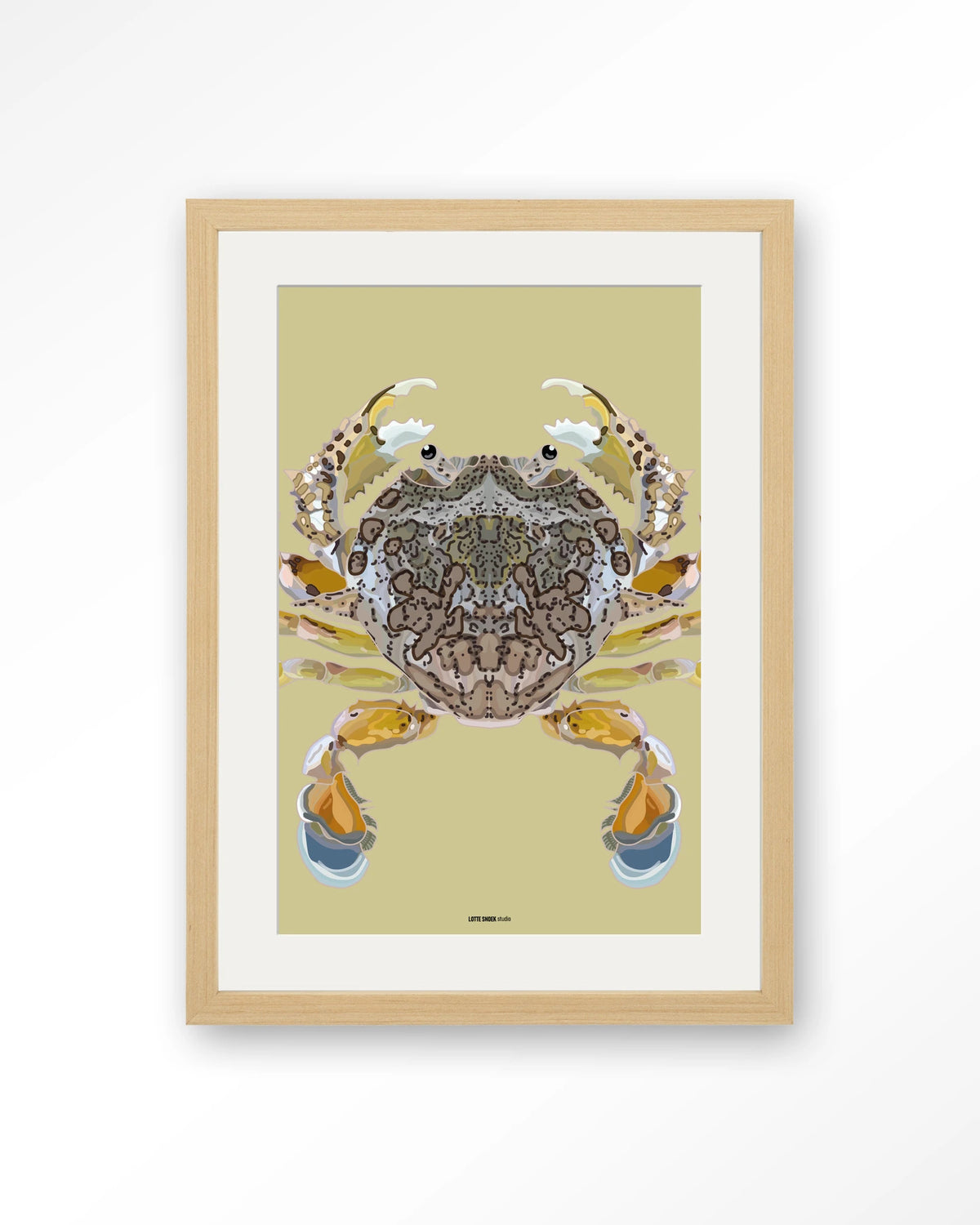 Matuta – krab op gele achtergrond – Art print – Hout naturel + passe-partout