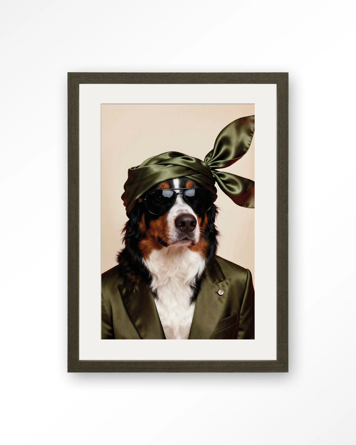 Sam – berner Sennen hond met zonnebril – Art print – Hout donkerbruin + passe-partout