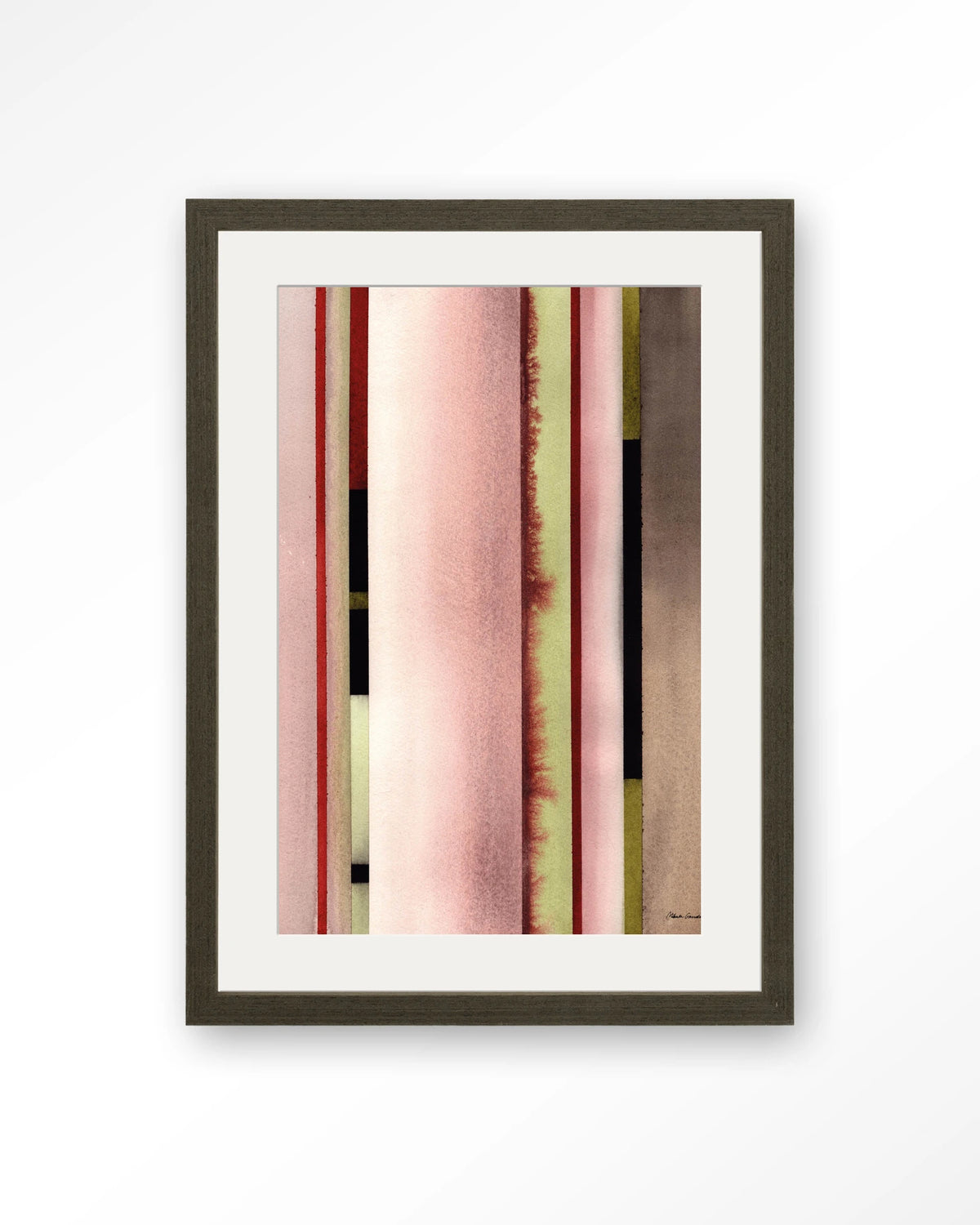 Vertical Rose – verticale strepen in roze aquarel – Art print – Hout donkerbruin + passe-partout