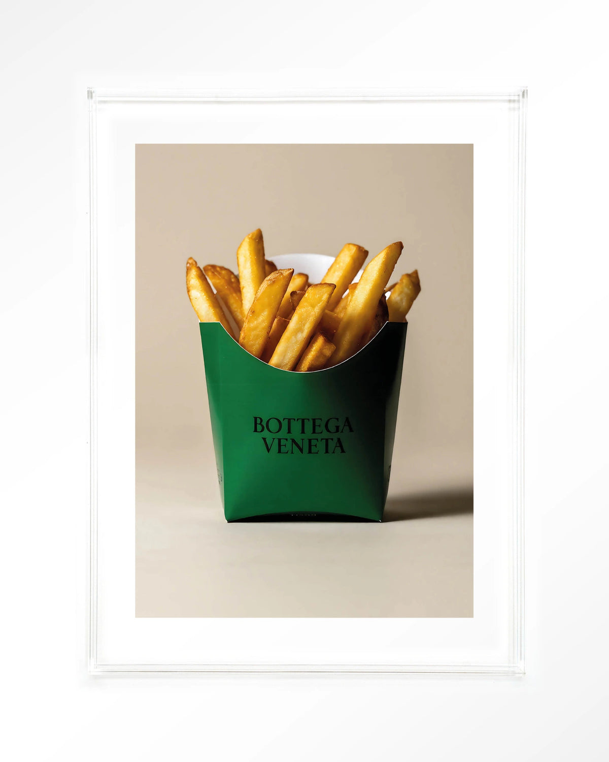 Veneta Fries – friet in groene verpakking – Art print – Acryl doorzichtig