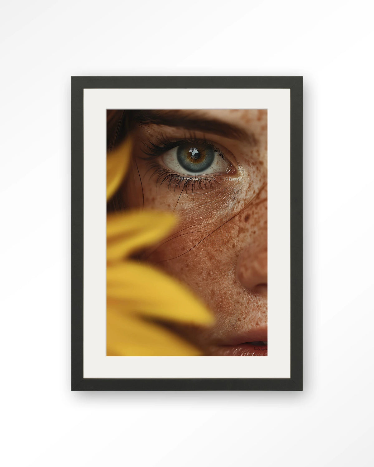 Sunflower – oog met zonnebloem close-up – Art print – Hout zwart + passe-partout
