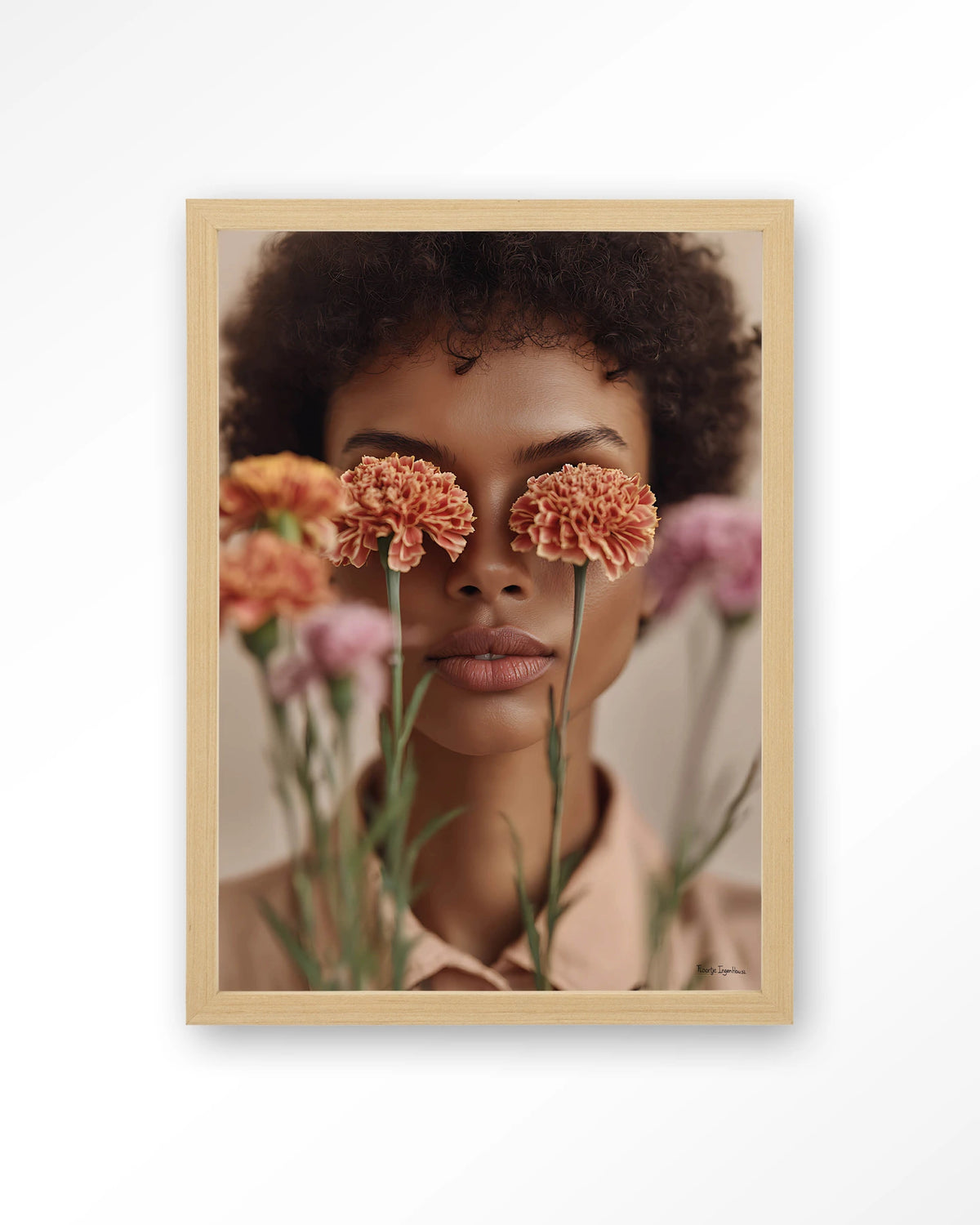 Carnation – portret met anjers – Art print – Hout naturel