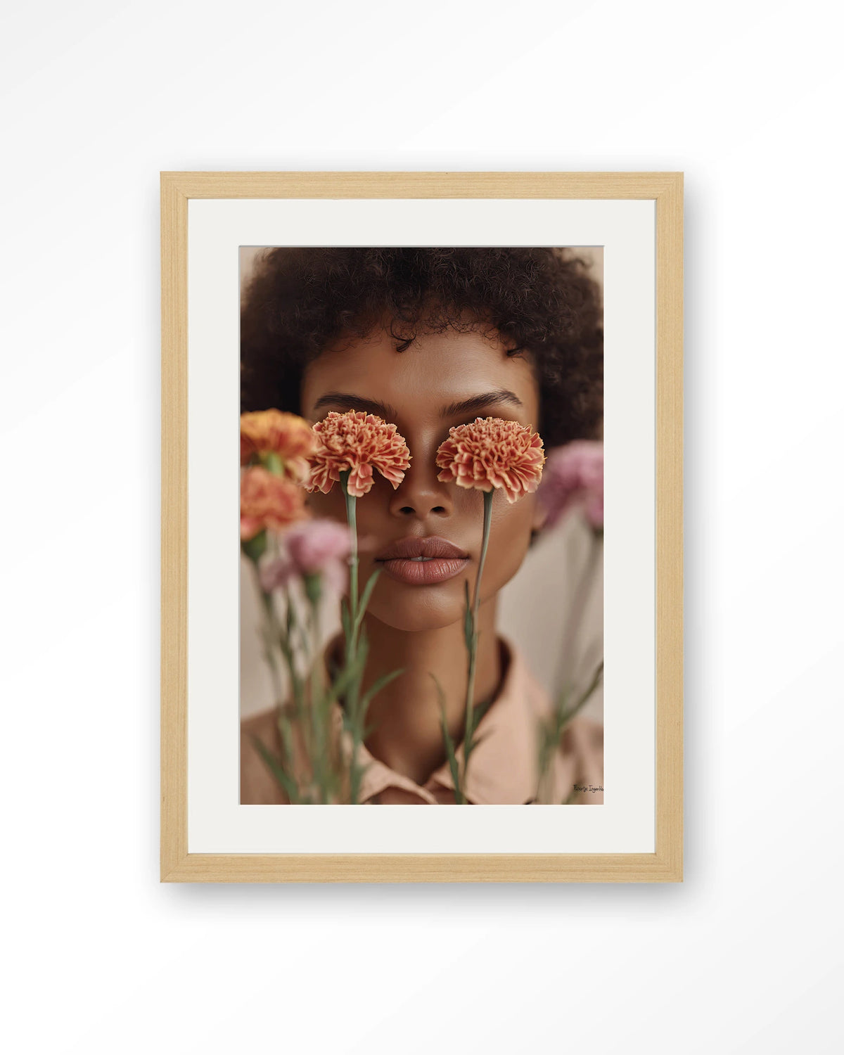Carnation – portret met anjers – Art print – Hout naturel + passe-partout