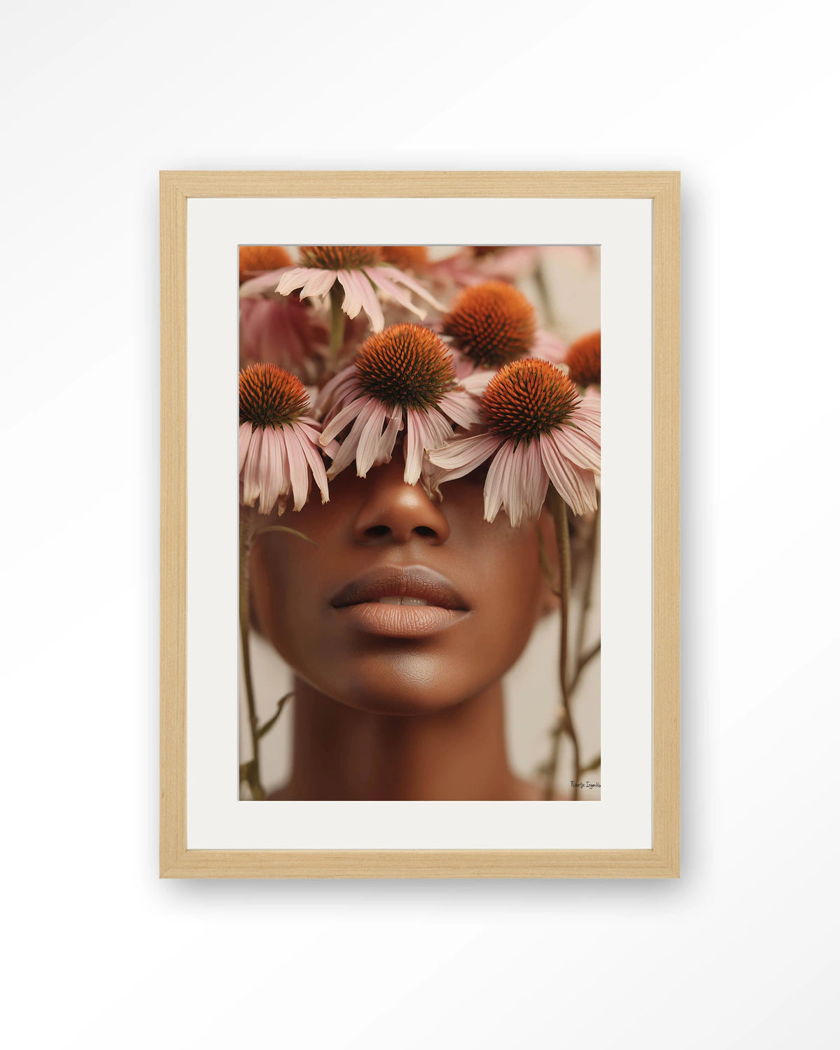 Coneflower – vrouw met bloemen voor ogen – Art print – Hout naturel + passe-partout