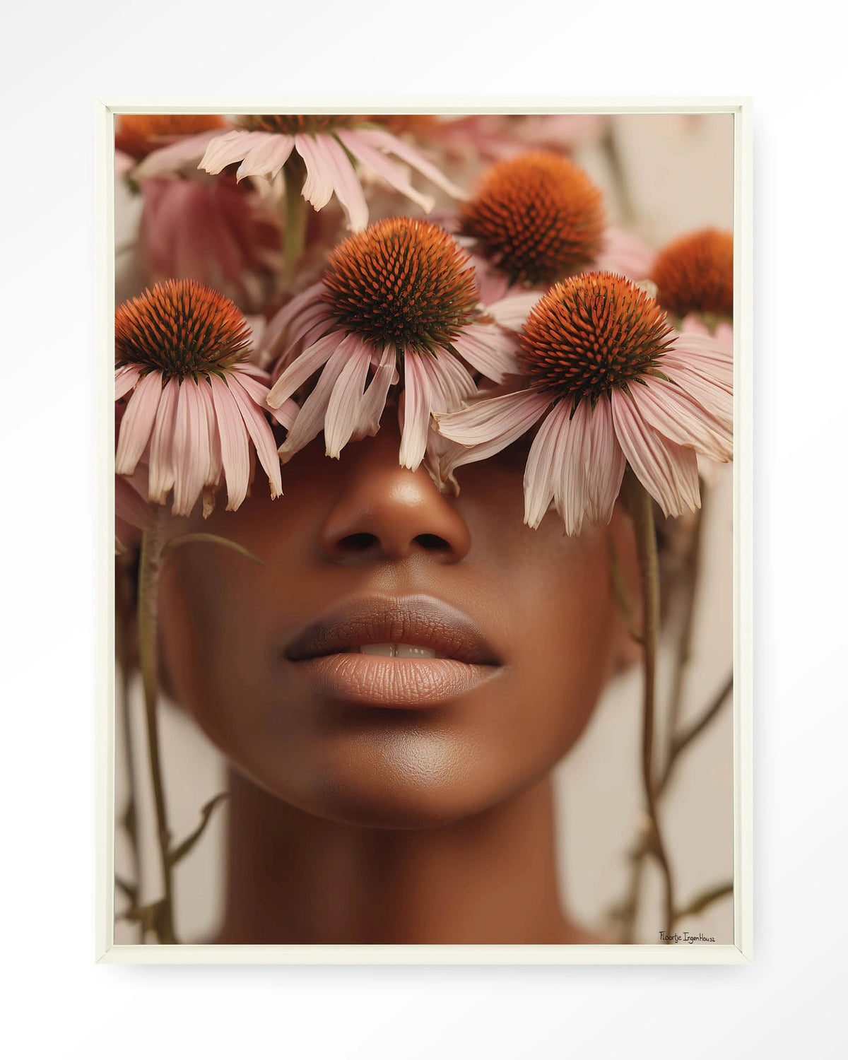 Coneflower – vrouw met bloemen voor ogen – Wandkleed – Floating frame – wit