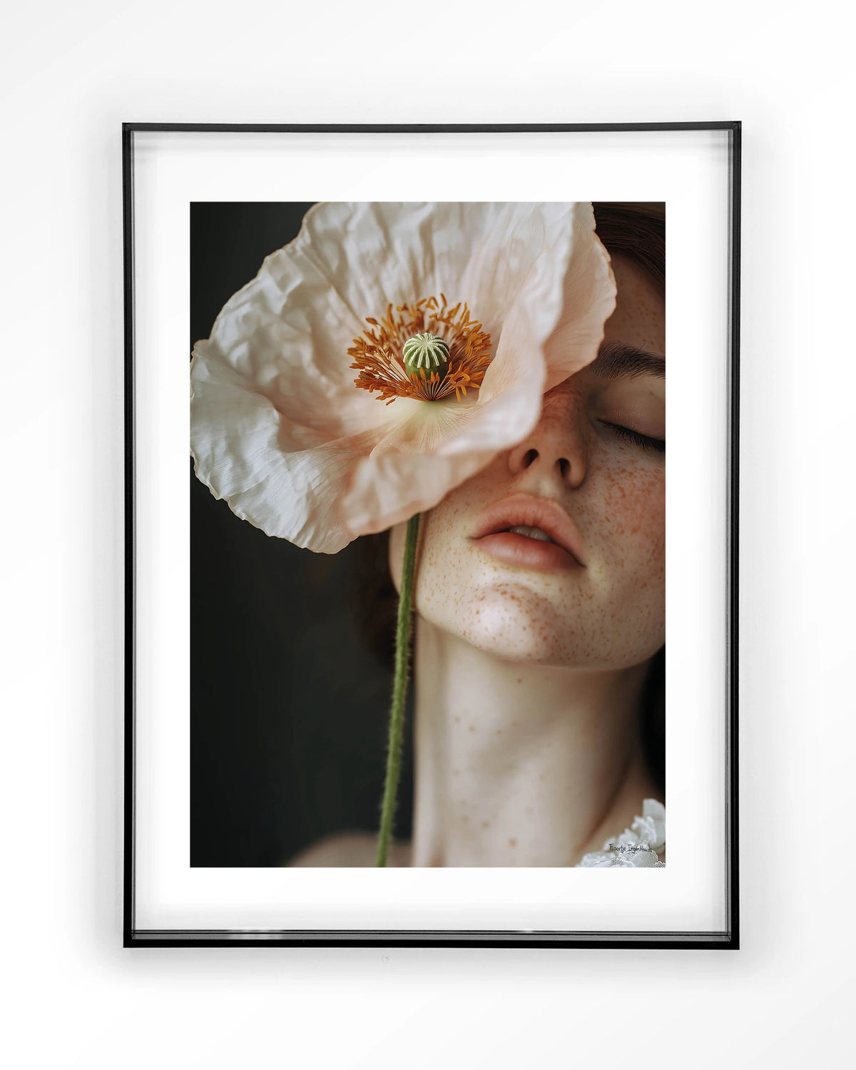 Poppy Flower – vrouw met klaproos – Art print – Acryl zwart