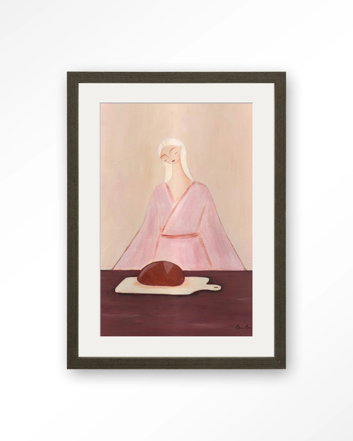 Homemade Sourdough – vrouw met brood in roze – Art print – Hout donkerbruin + passe-partout