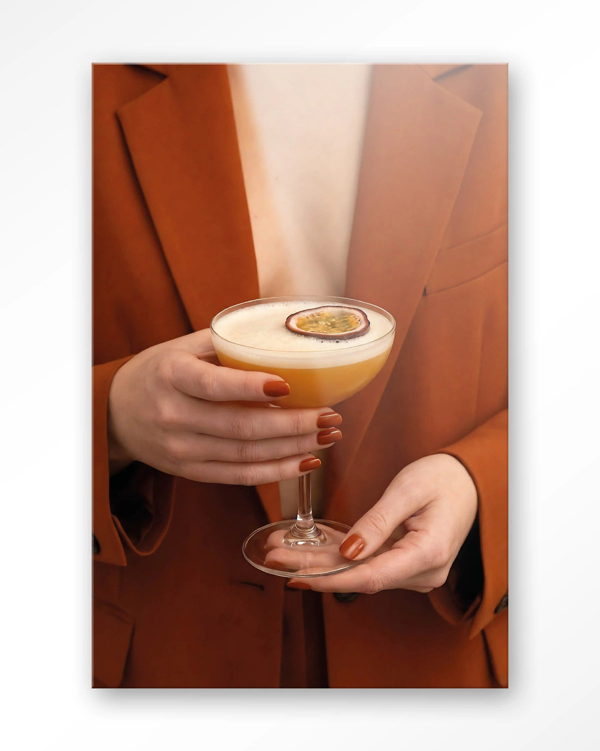 Pornstar Martini – cocktail in handen – Glas – Blinde montage