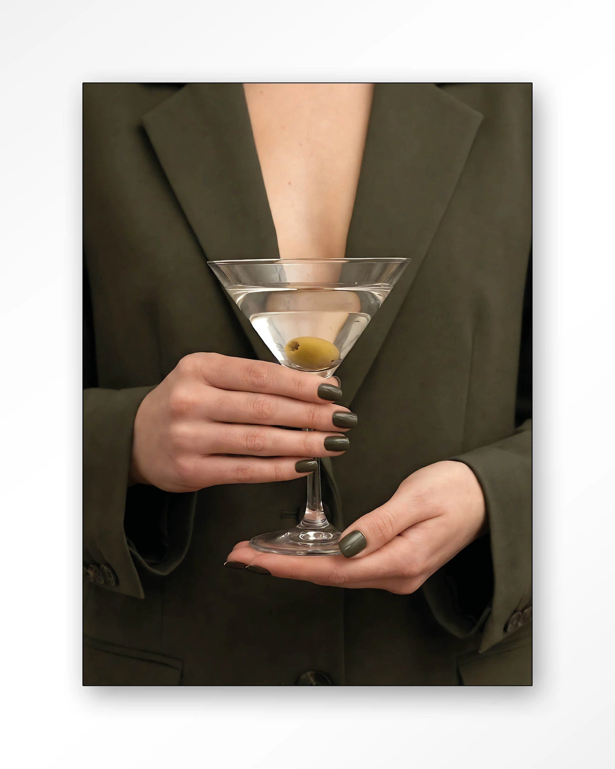 Classic Martini – martini met olijf – Wandkleed – Frame – zwart