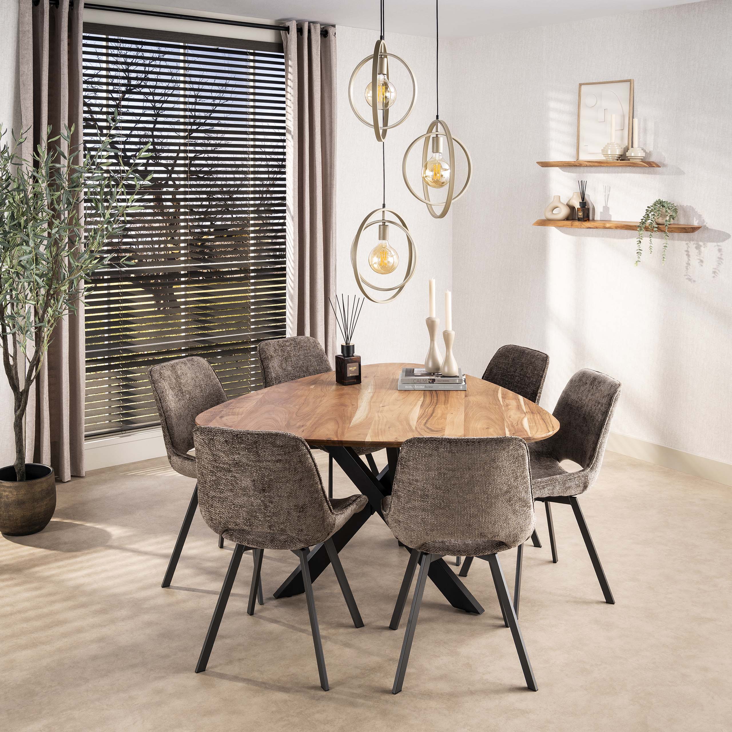 Eettafel Triangle 135X135Cm Massief Acacia