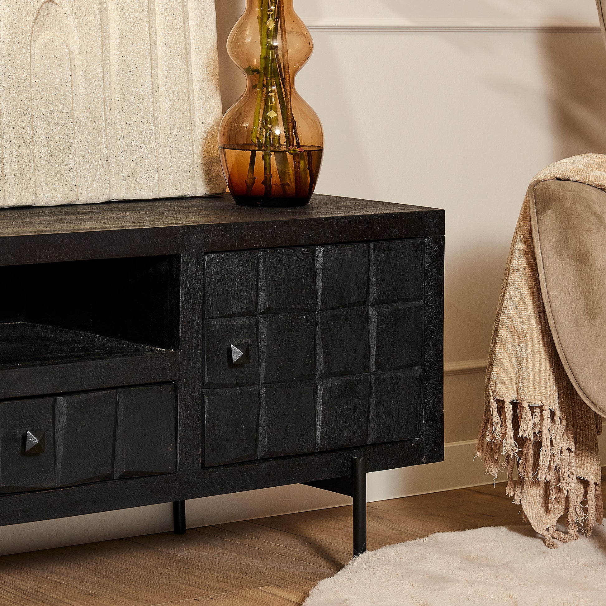 Tv meubel Brandy Zwart Mangohout 150 cm