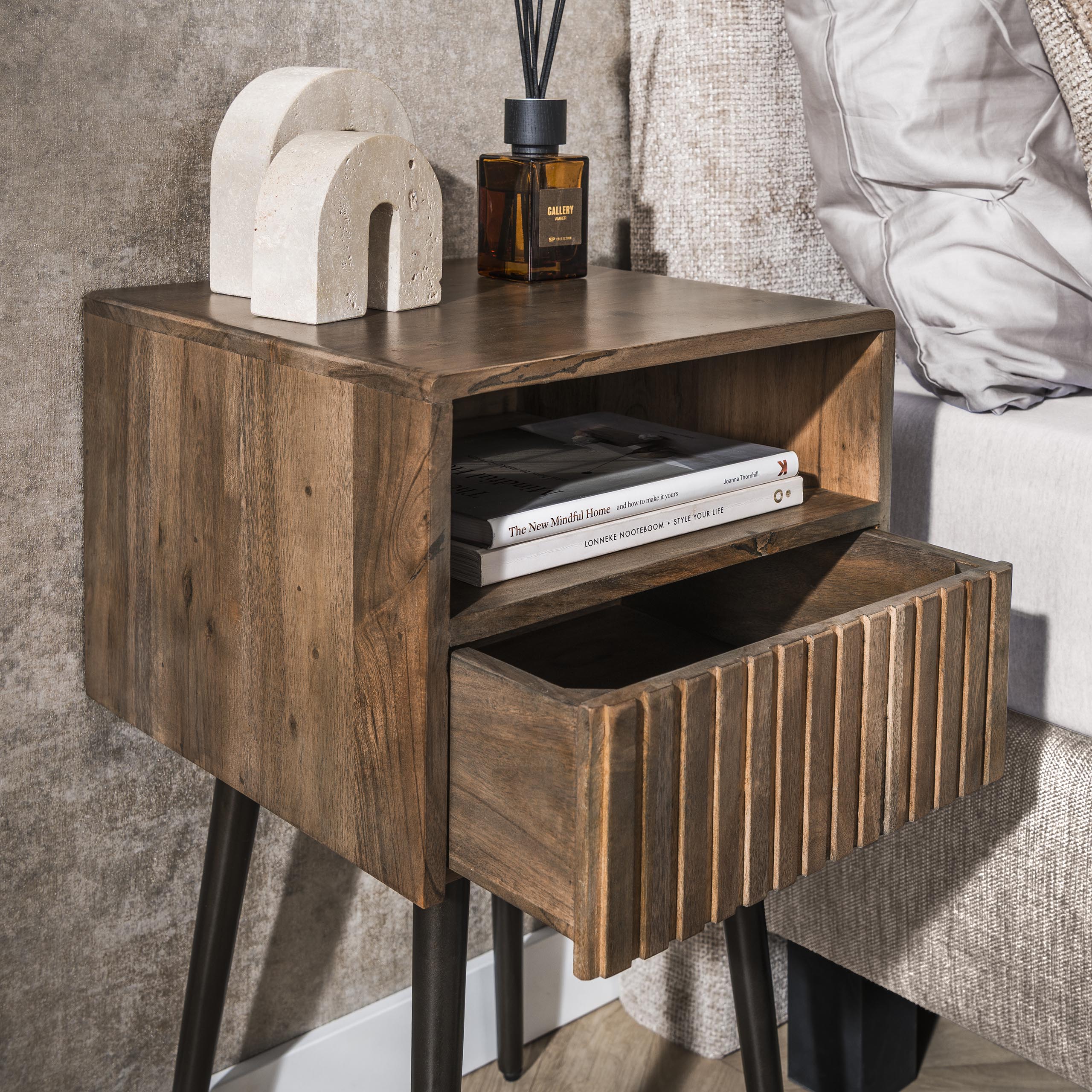 Nachtkastje Carve 1 Lade Massief Acacia Bruin