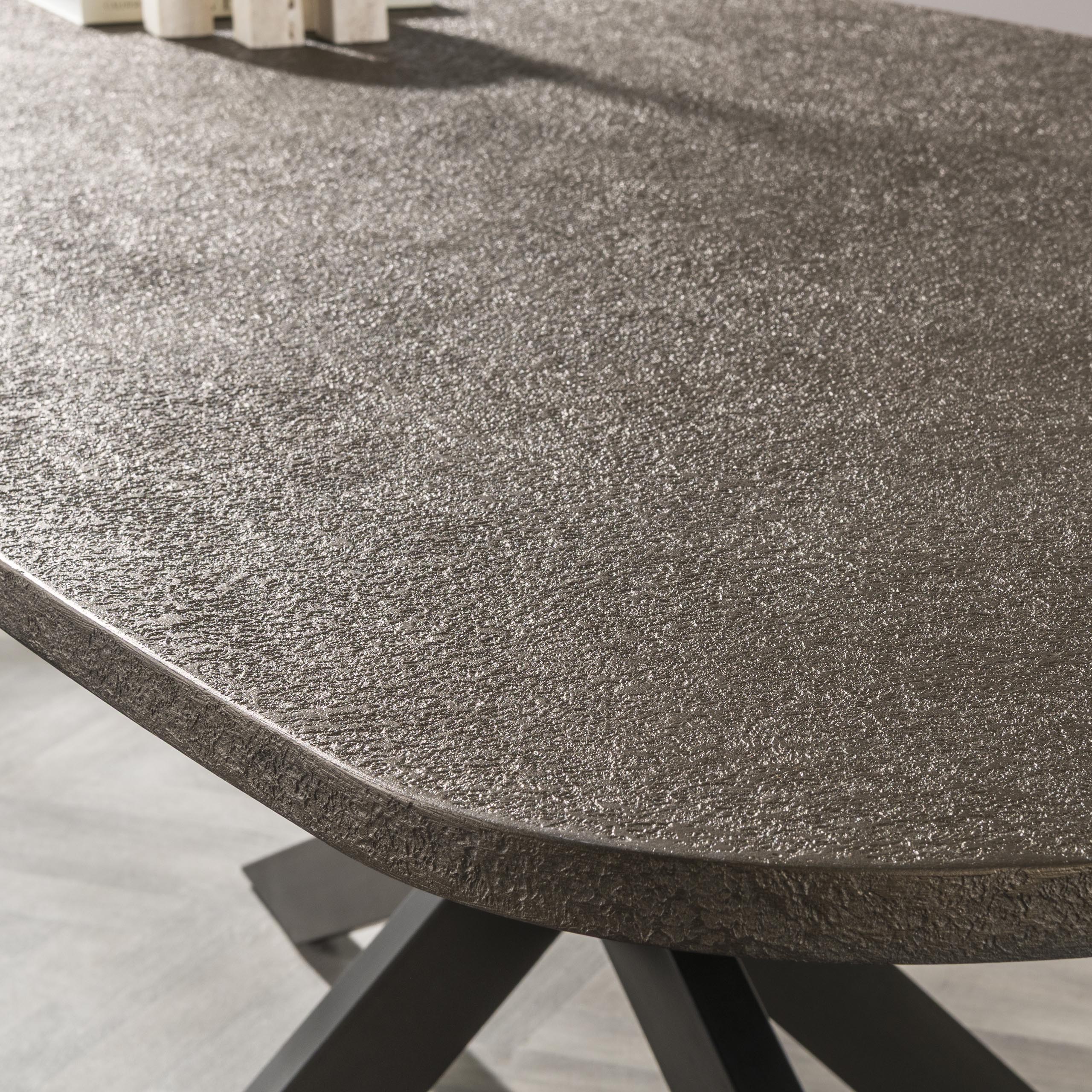 Eettafel Bronvik Deens Ovaal 180Cm Brons Liquid Metal