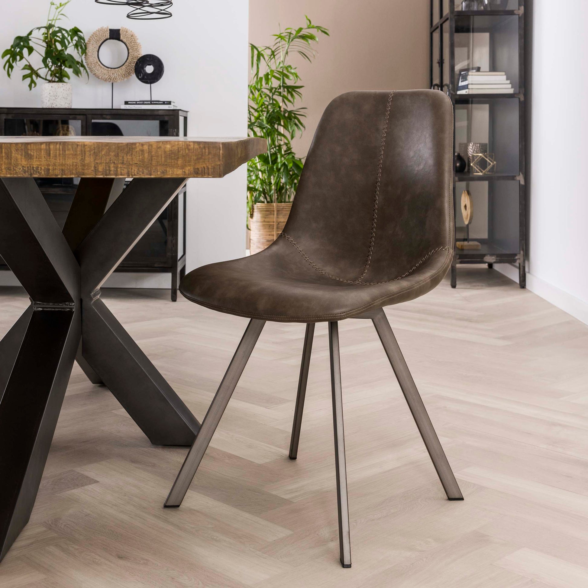 Stoel Zig-Zag verpakt per 4 / Saddle PU taupe