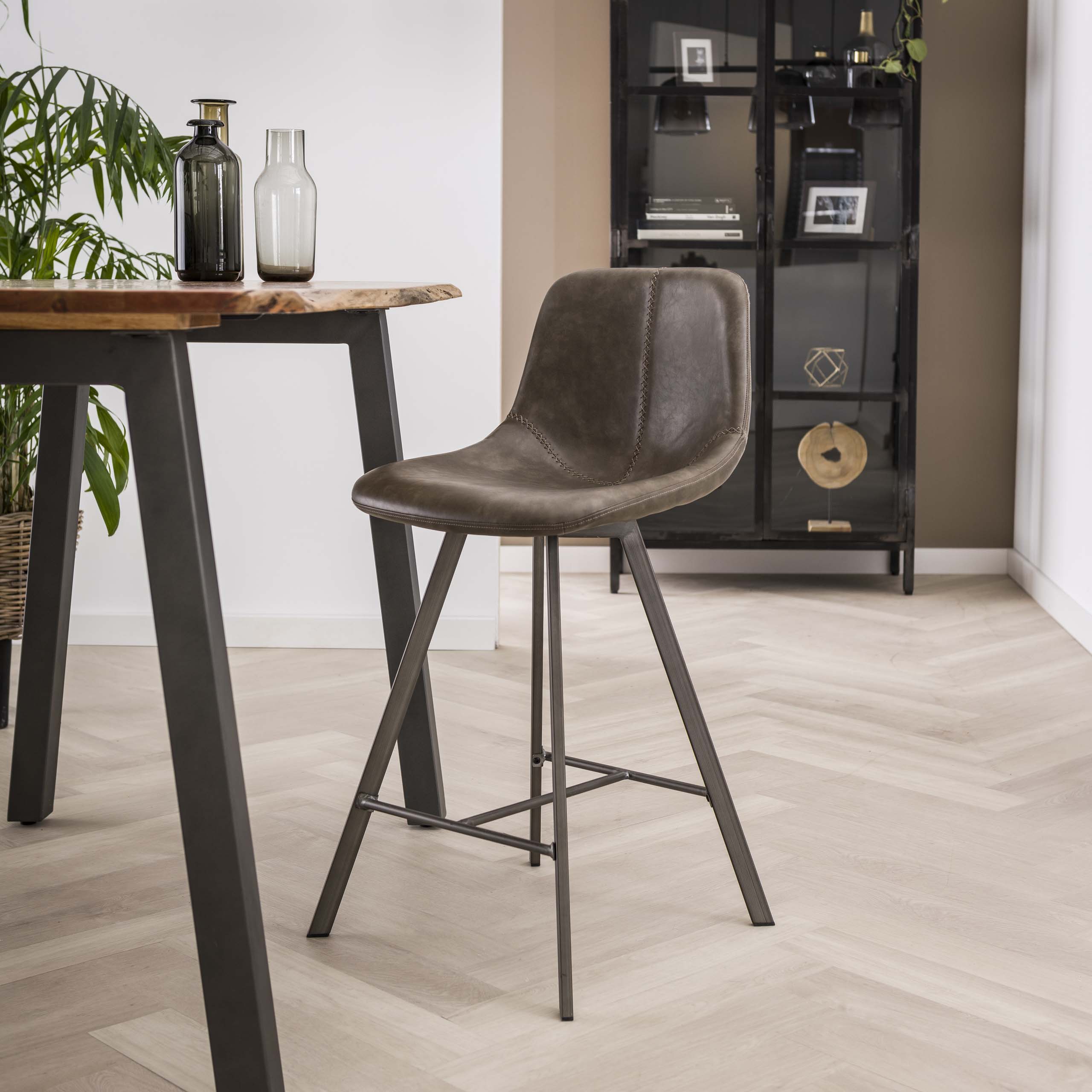 Barstoel Zig-Zag verpakt per 4 / Saddle PU taupe