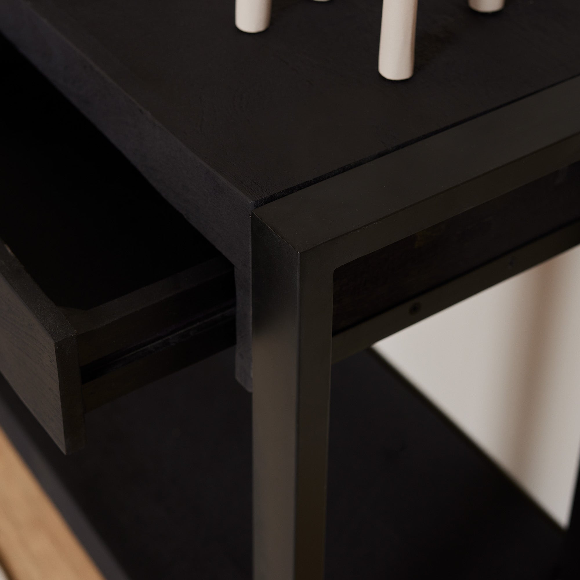 Sidetable Boaz Zwart  Mangohout 180 cm