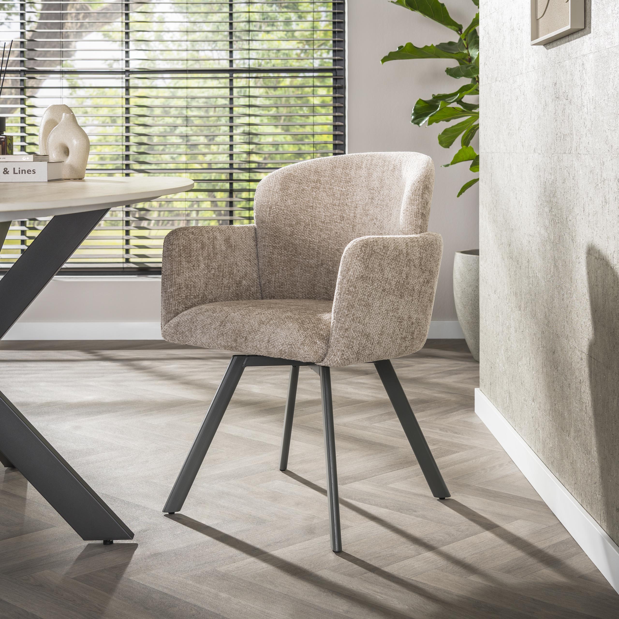 Armstoel Embrace draaibaar verpakt per 2 / Hoven zand