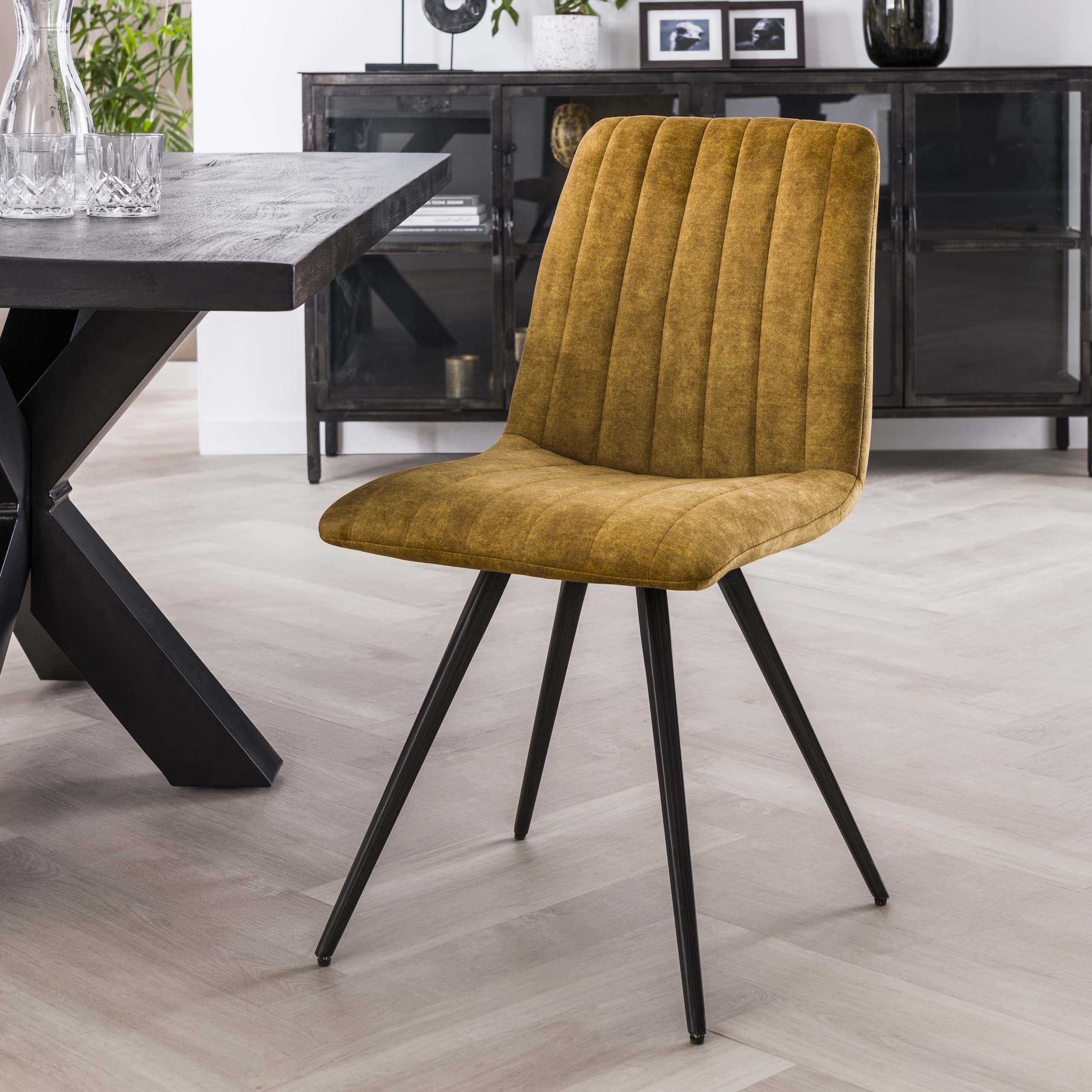 Stoel Straight Stitch verpakt per 4 / Velours goud