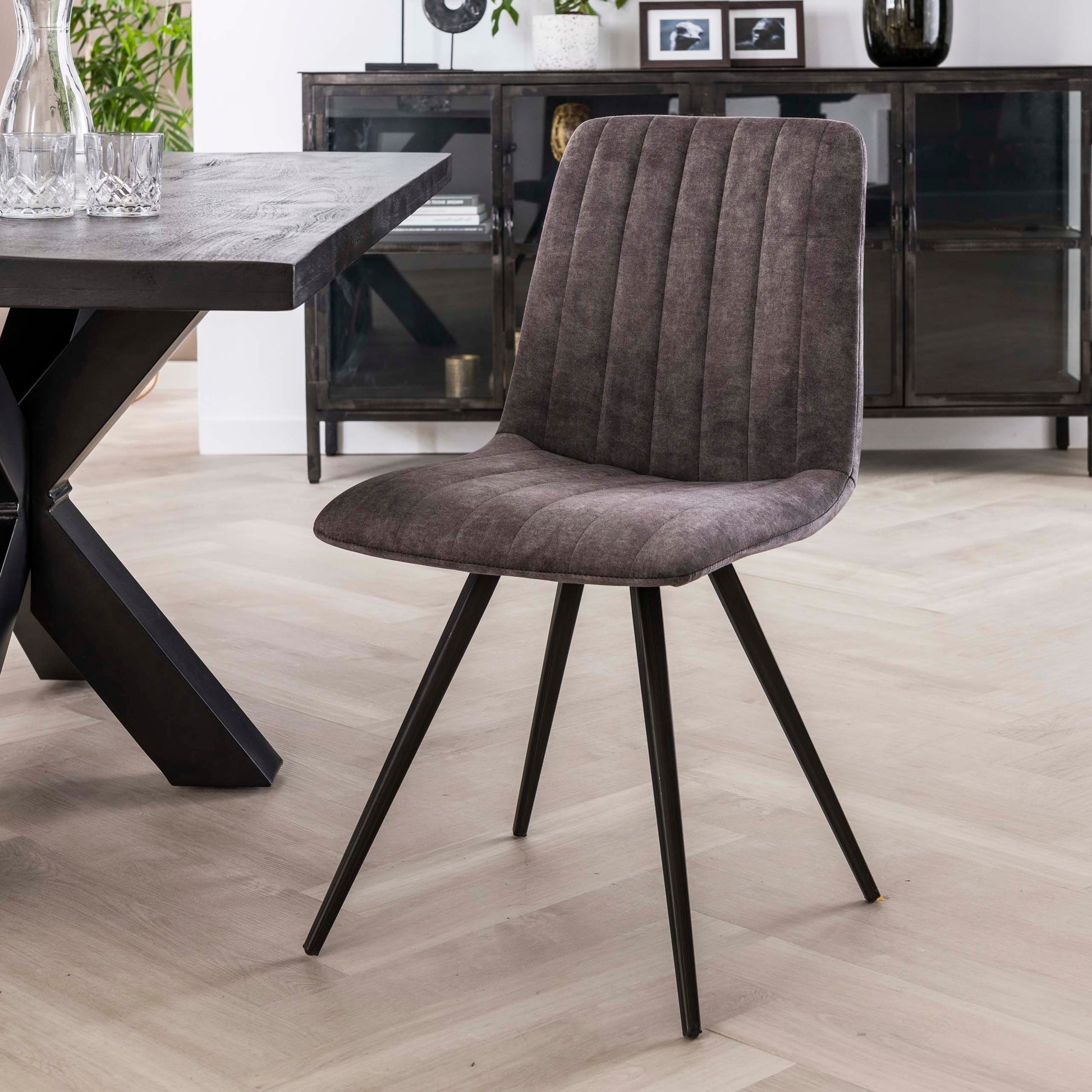 Stoel Straight Stitch verpakt per 4 / Velours grijs