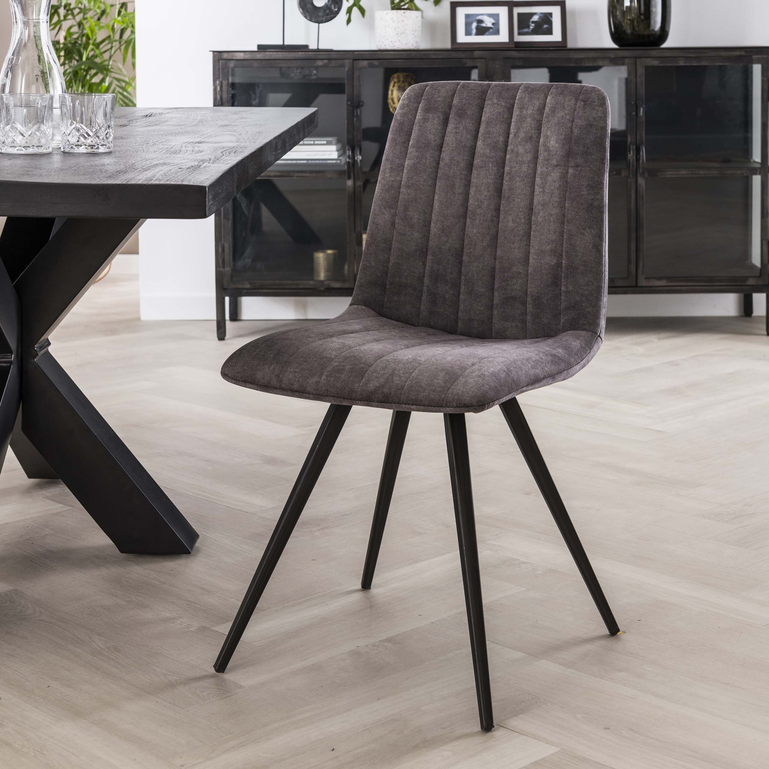 Stoel Straight Stitch verpakt per 4 / Velours grijs