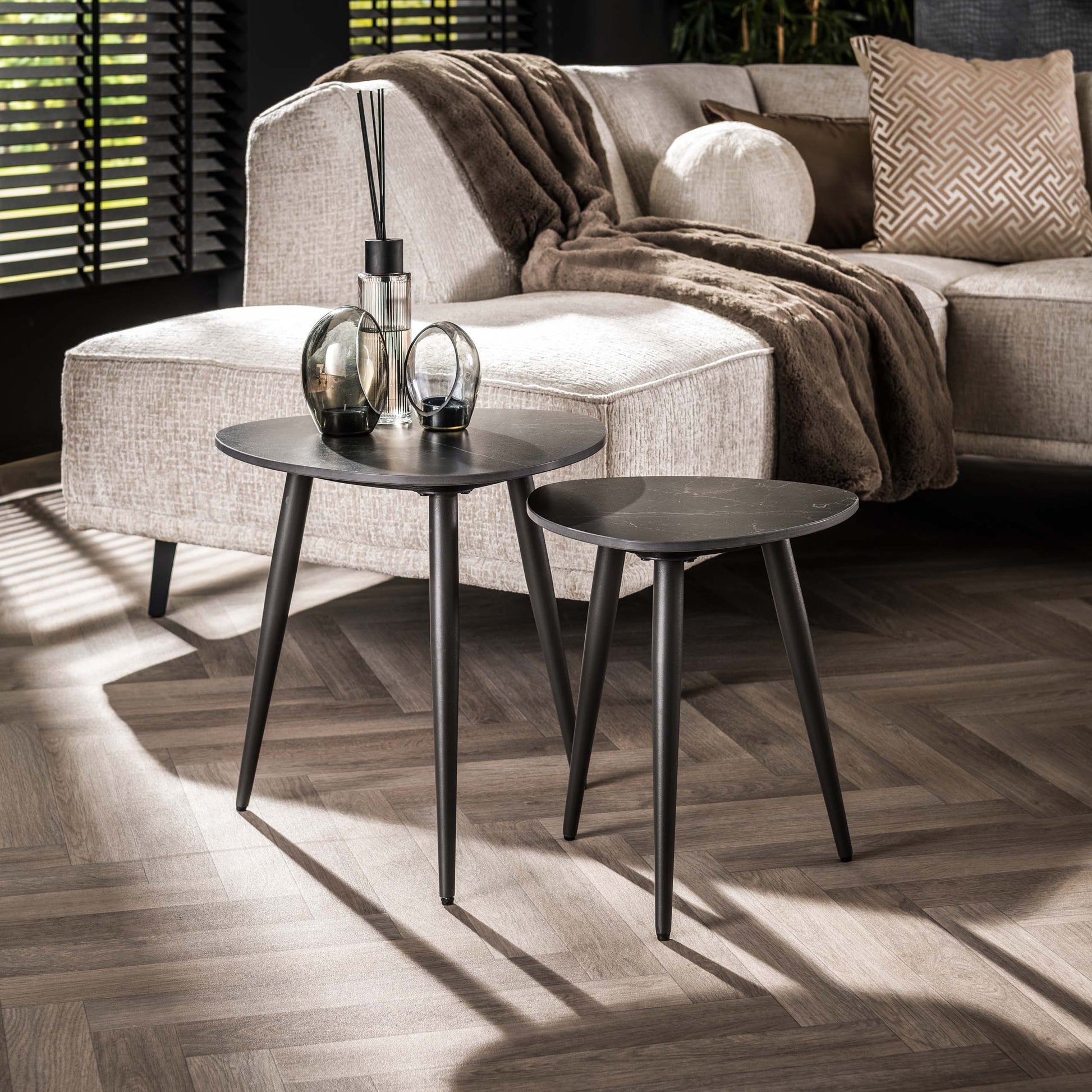 Bijzettafel Ceramic driehoekig set van 2 / Keramiek naturel zwart