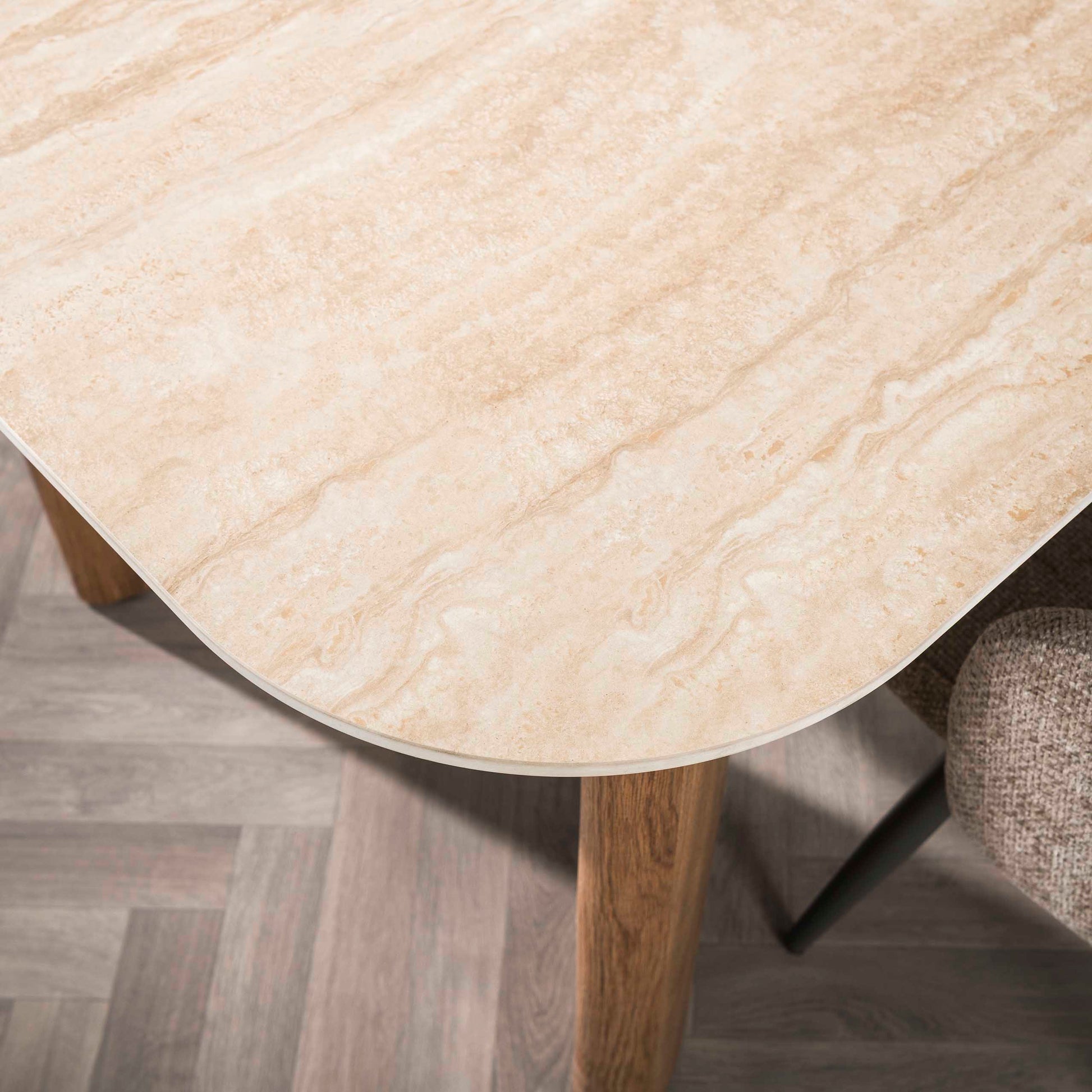 Eettafel Romano Curvo 180cm / 3D keramiek travertin