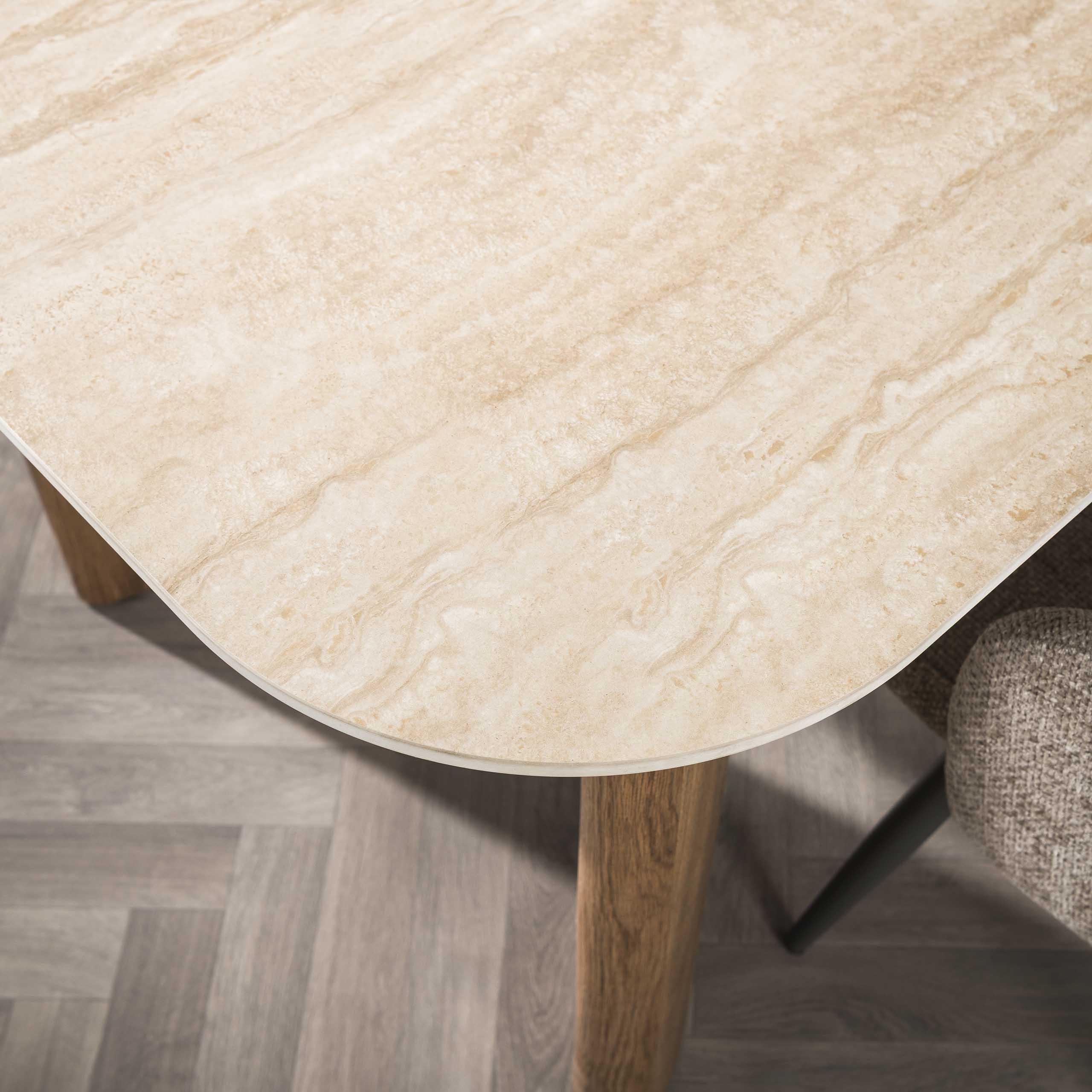 Eettafel Romano Curvo 180cm / 3D keramiek travertin