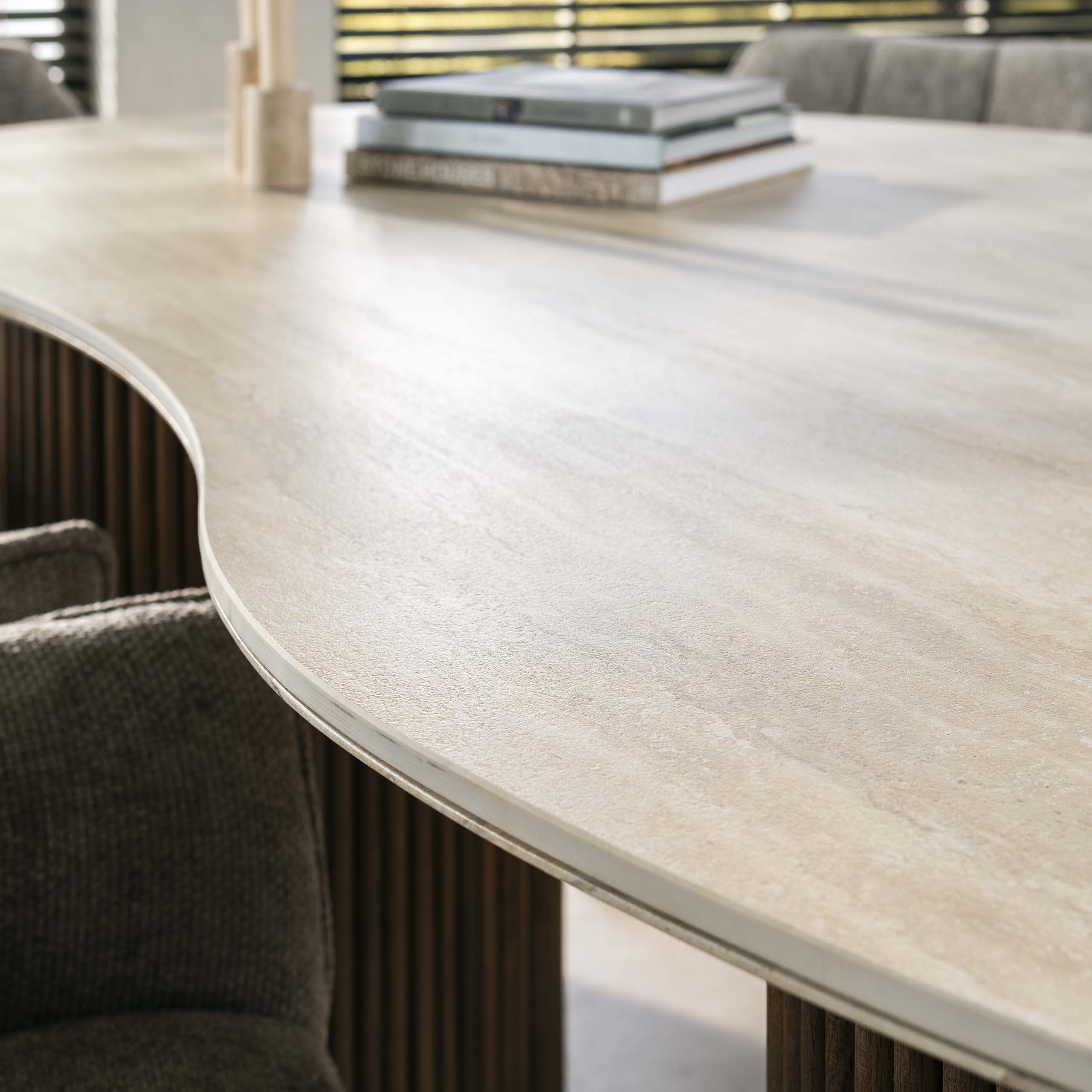 Eettafel Romano Niervormig 215Cm 3D Keramiek Travertin