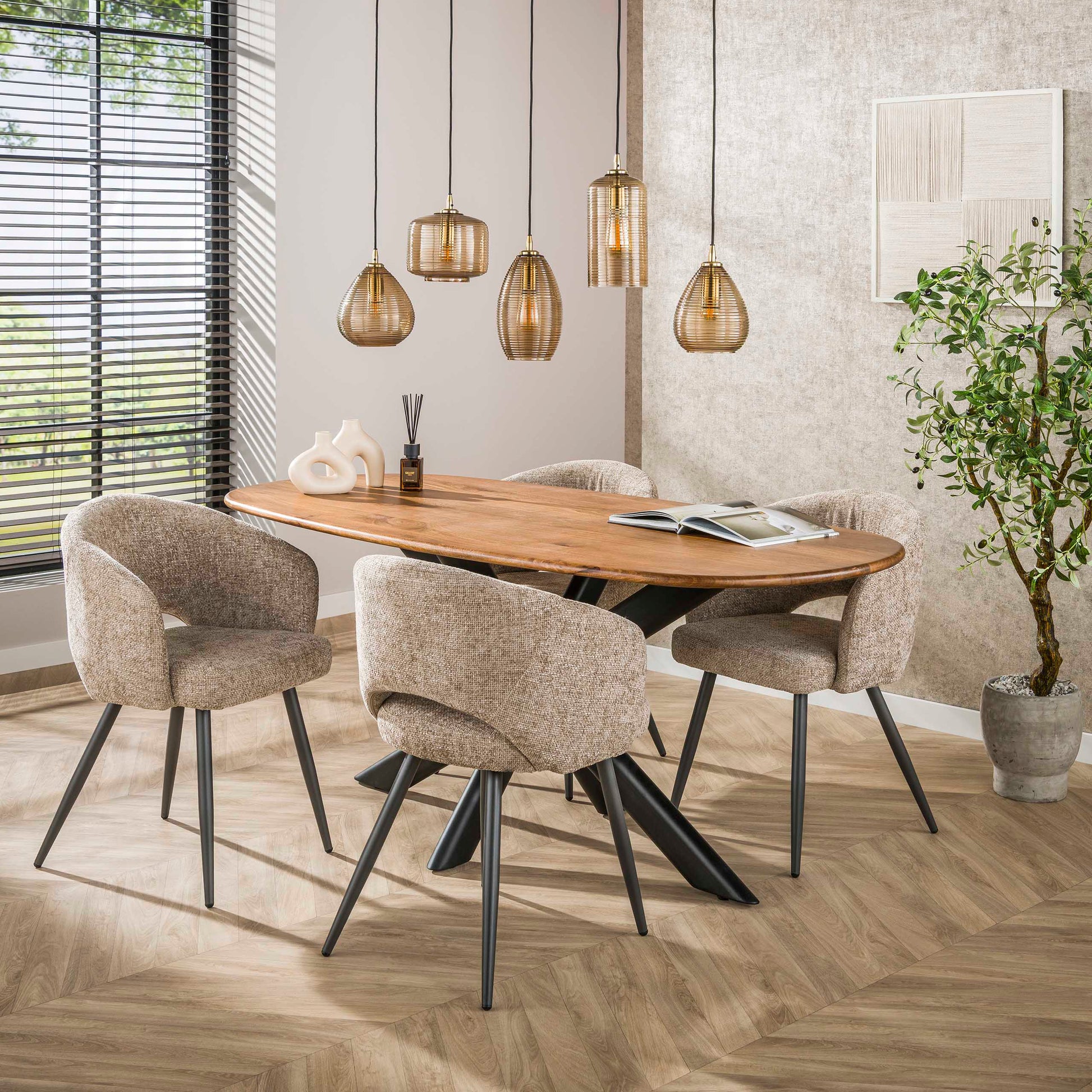 Eettafel Cliff ovale buis 180cm / Massief mango zand