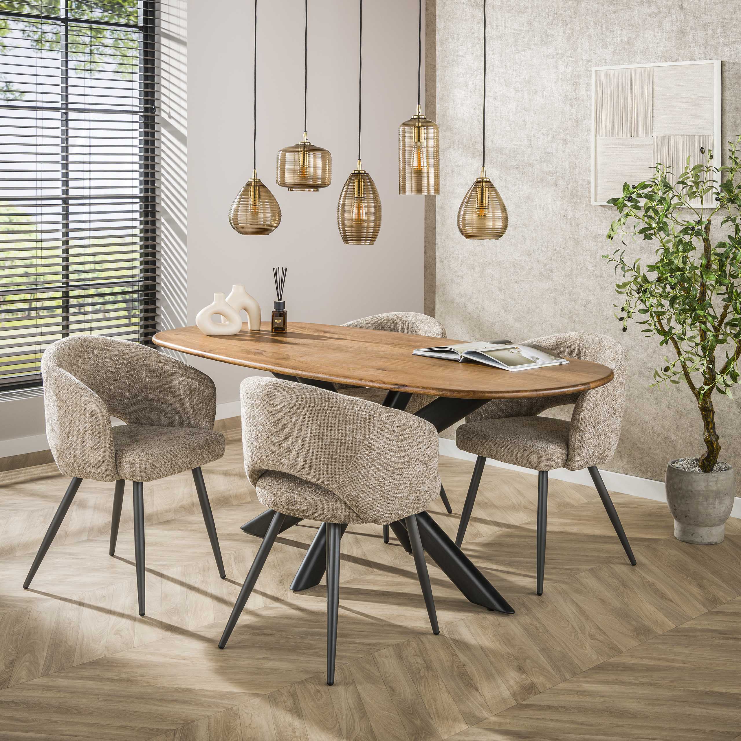 Eettafel Cliff ovale buis 180cm / Massief mango zand