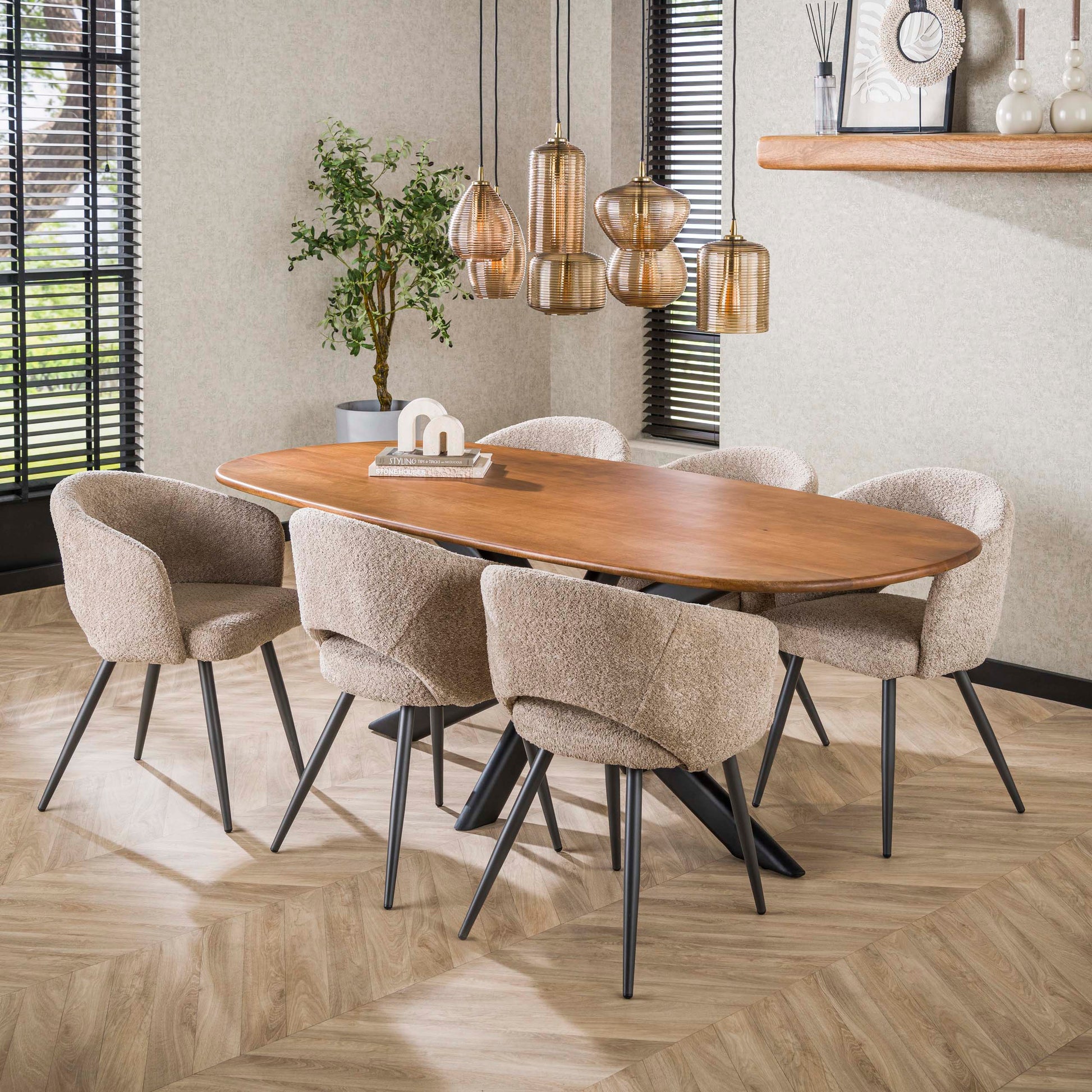 Eettafel Cliff ovale buis 215cm / Massief mango zand