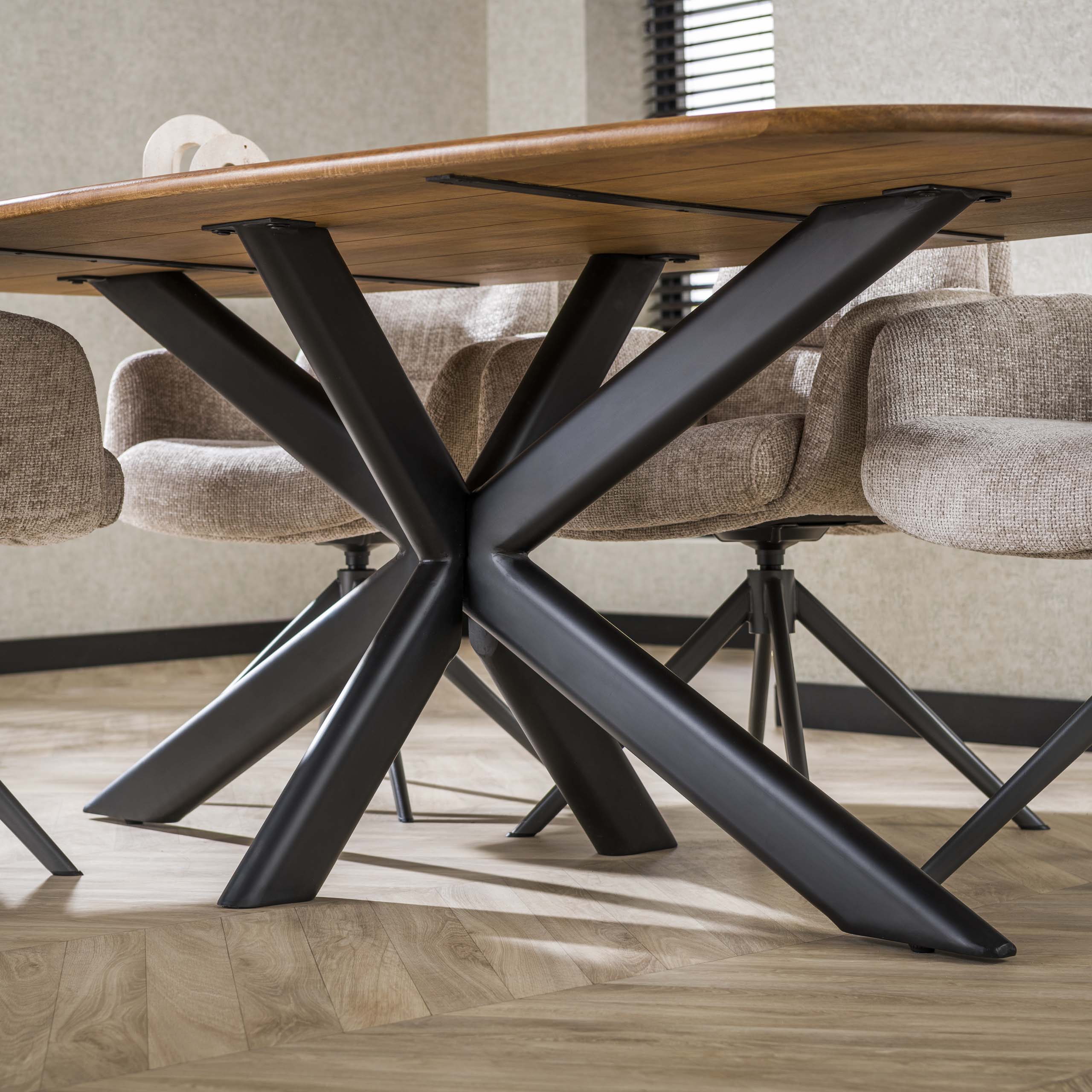 Eettafel Cliff Ovale Buis 215Cm Massief Mango Zand