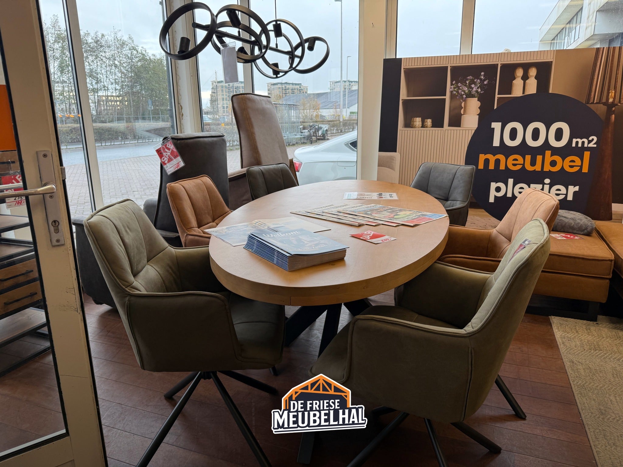 De Friese Meubeljongens